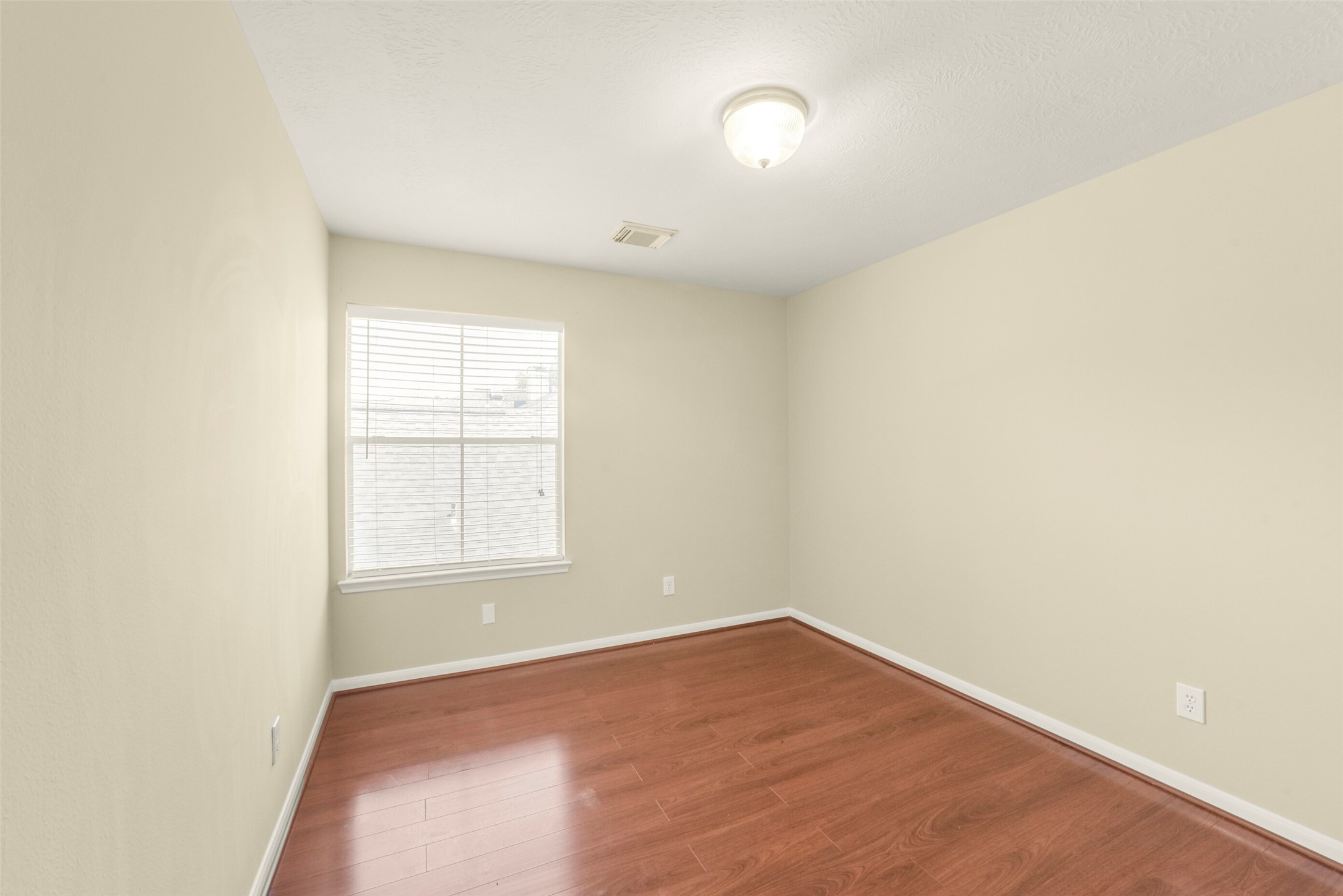 4319 Lakeshore Forest Drive Property Photo 36