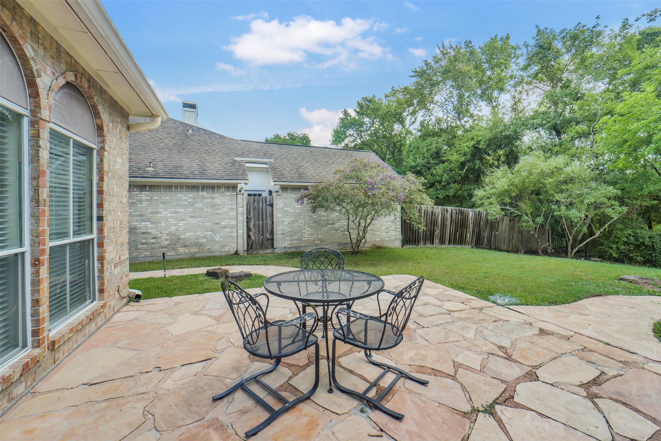 4319 Lakeshore Forest Drive Property Photo 42