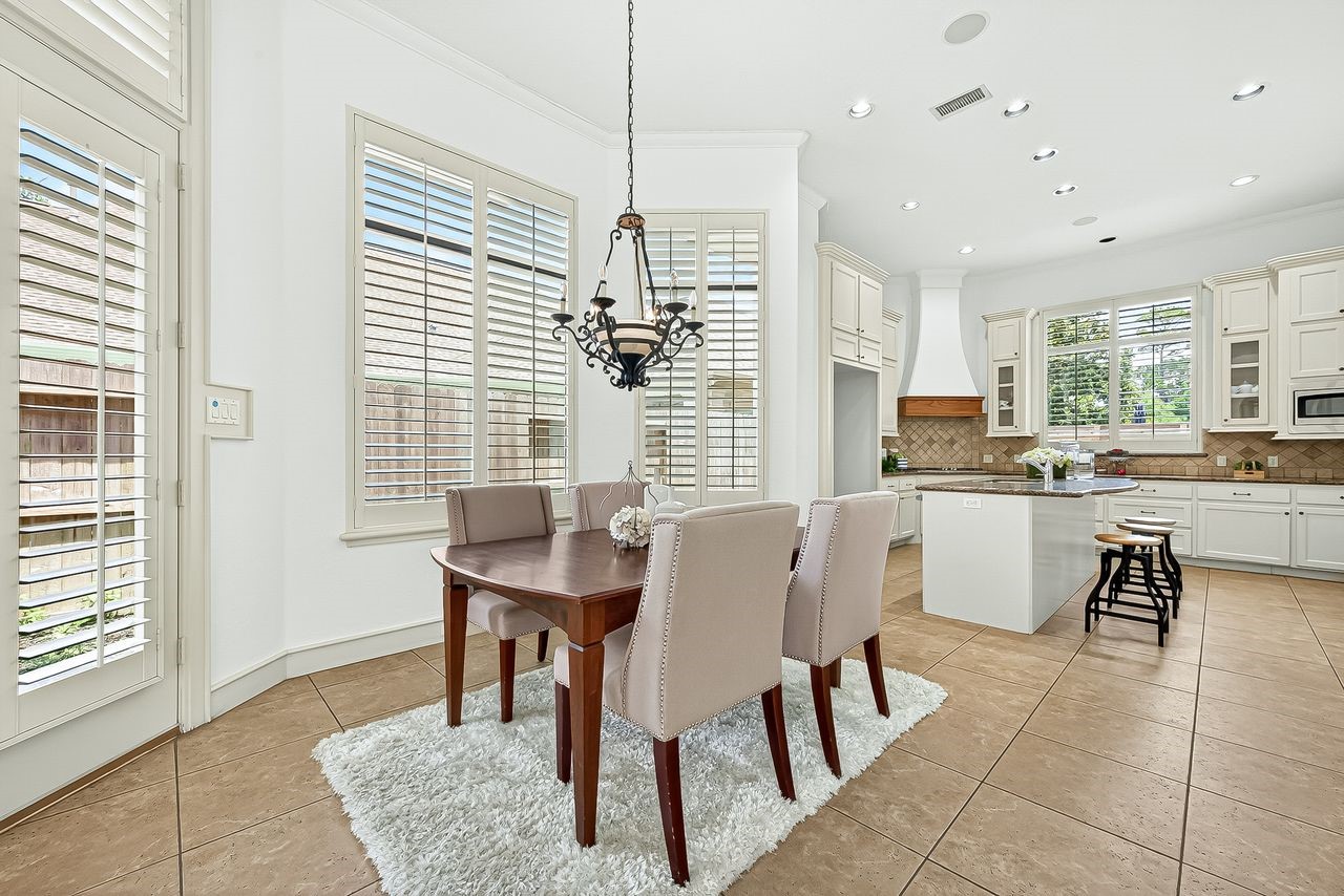 16610 Champagne Falls Court Property Photo 14