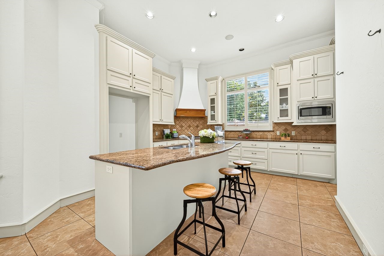 16610 Champagne Falls Court Property Photo 16