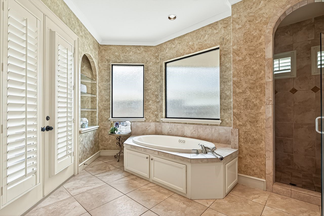 16610 Champagne Falls Court Property Photo 25