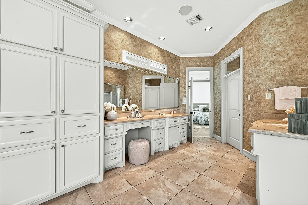 16610 Champagne Falls Court Property Photo 27