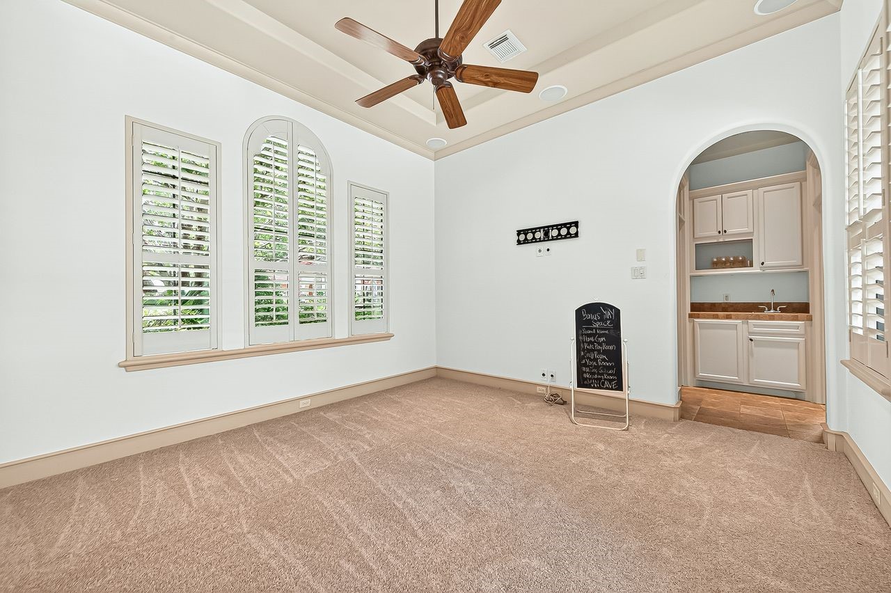 16610 Champagne Falls Court Property Photo 42