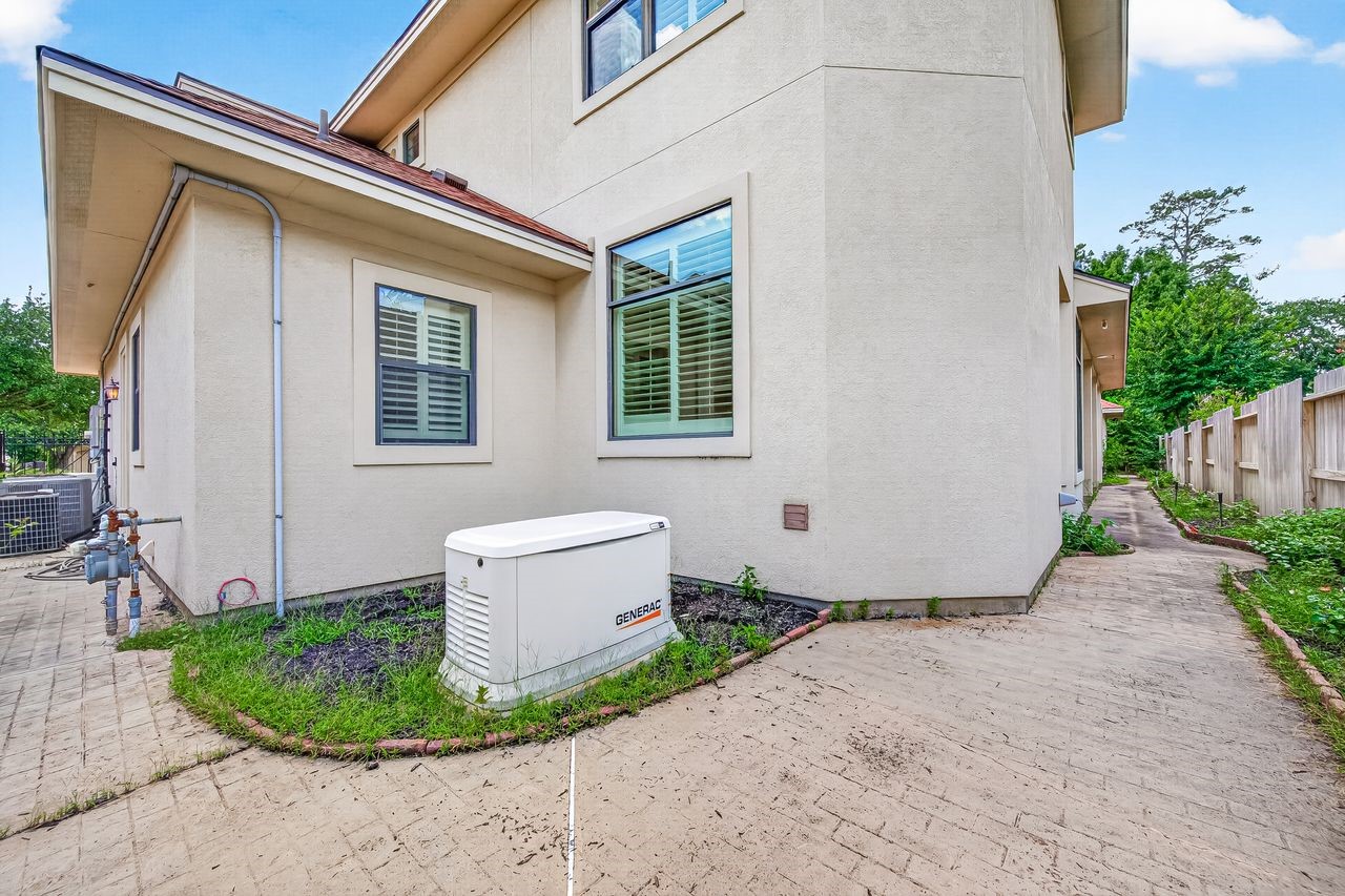 16610 Champagne Falls Court Property Photo 48