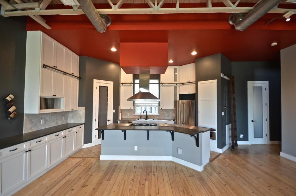 1324 Taft Street Property Photo 5