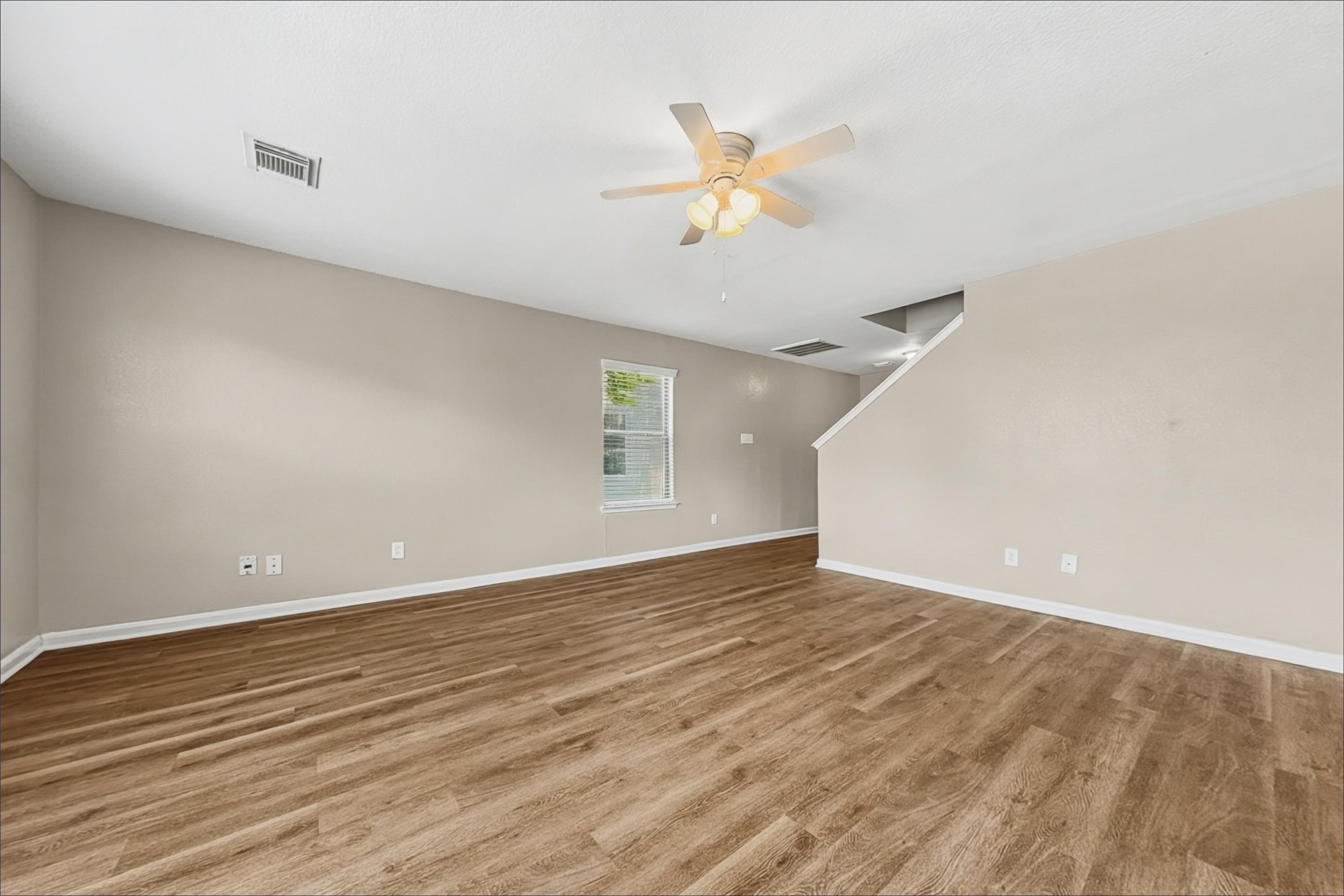 16311 Hayesford Lane Property Photo 6