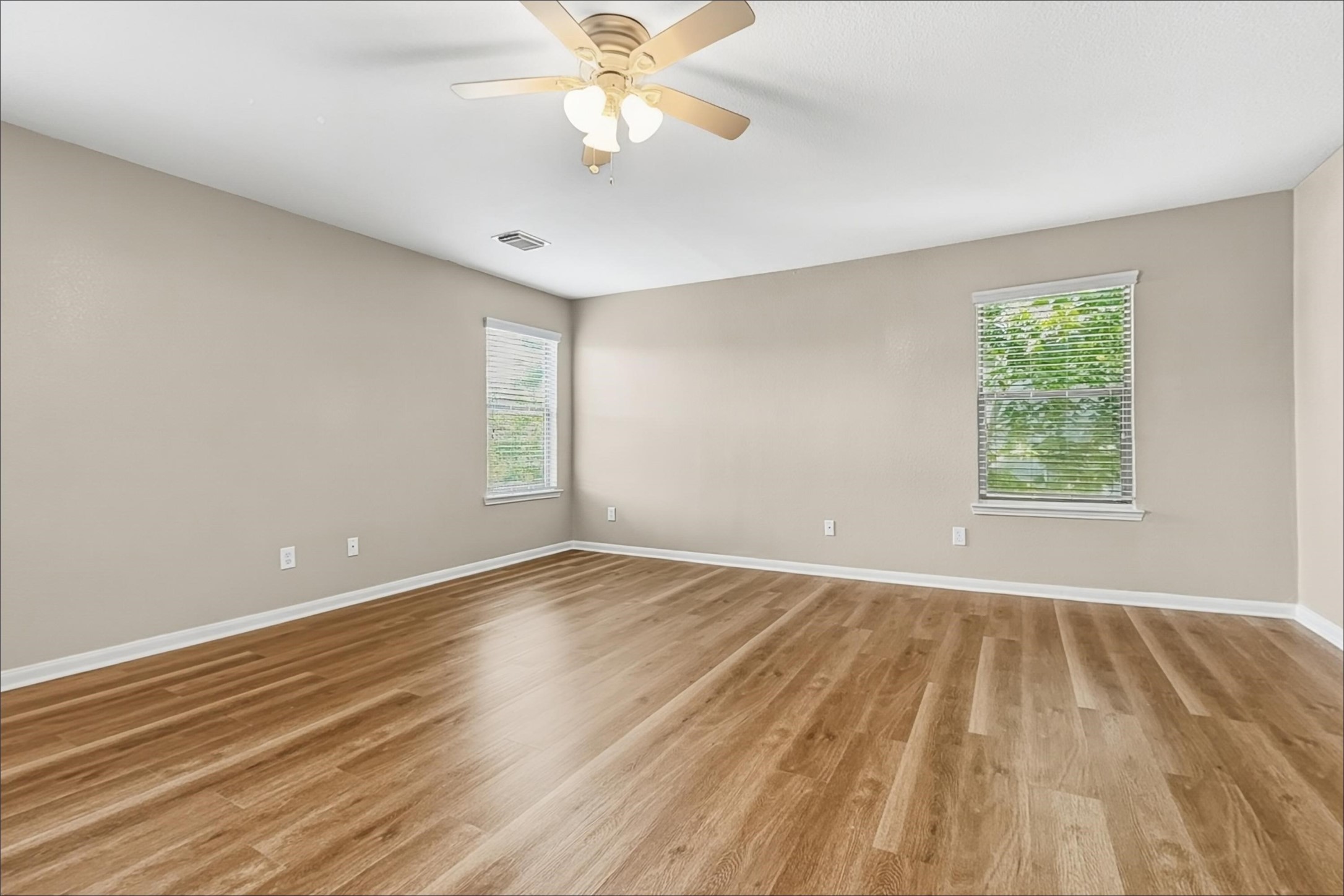16311 Hayesford Lane Property Photo 8