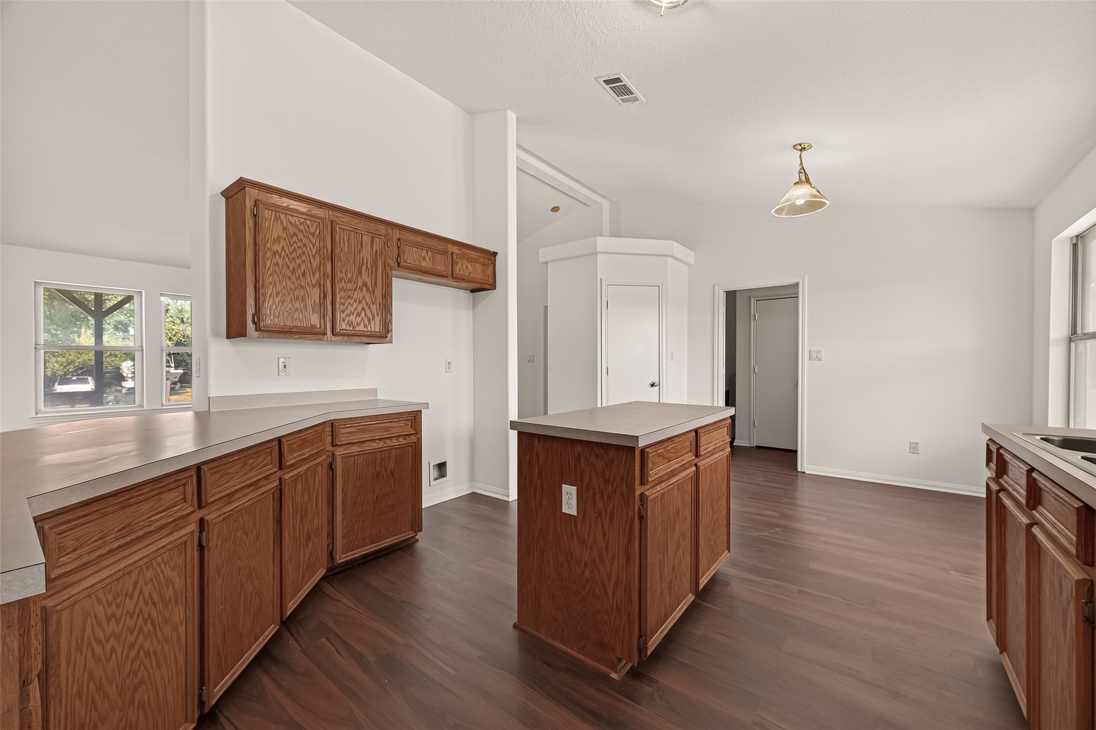 831 Easy St Property Photo 14