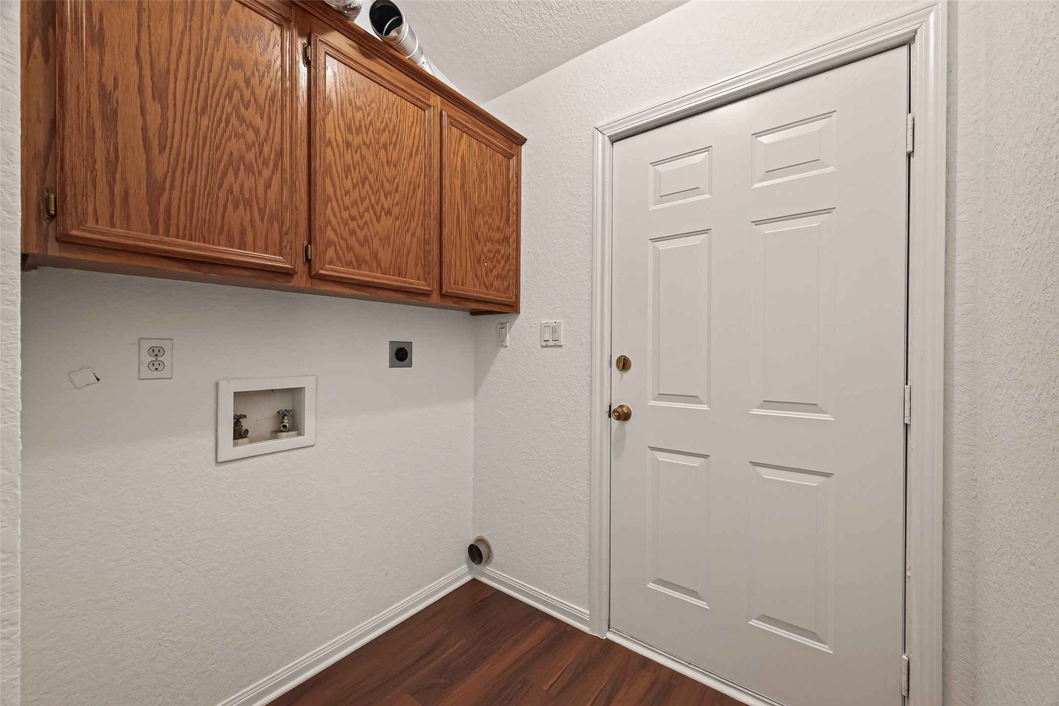 831 Easy St Property Photo 23
