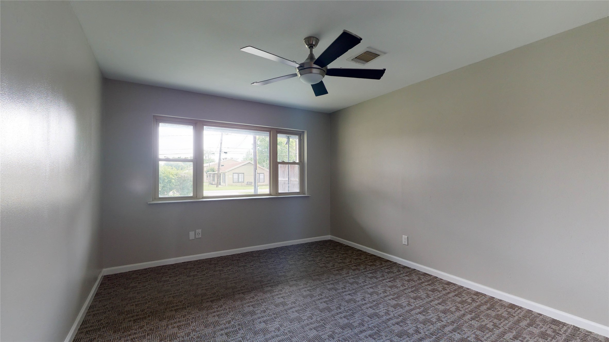 941 W 17th Street Property Photo 25