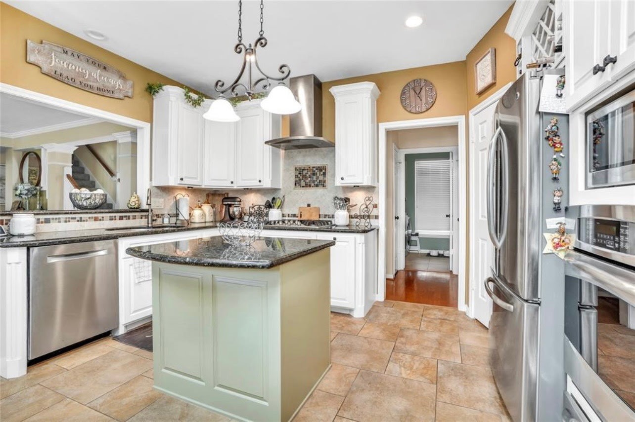 18214 Spruce Creek Drive Property Photo 14