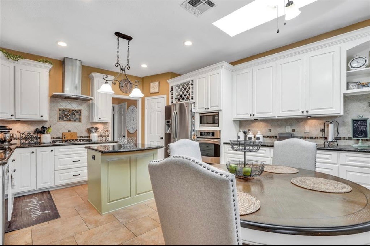 18214 Spruce Creek Drive Property Photo 15
