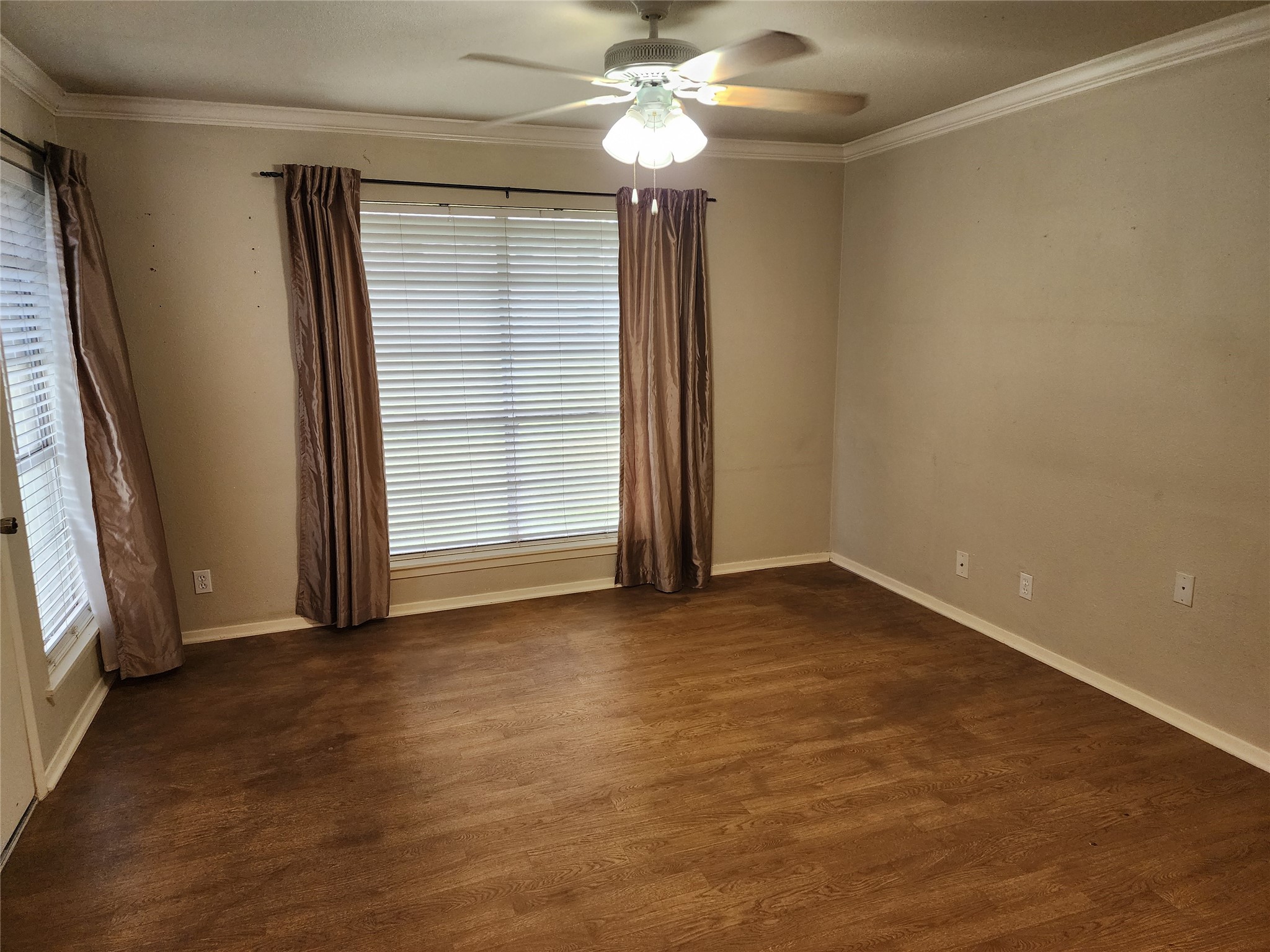 407 Avenue C Property Photo 4