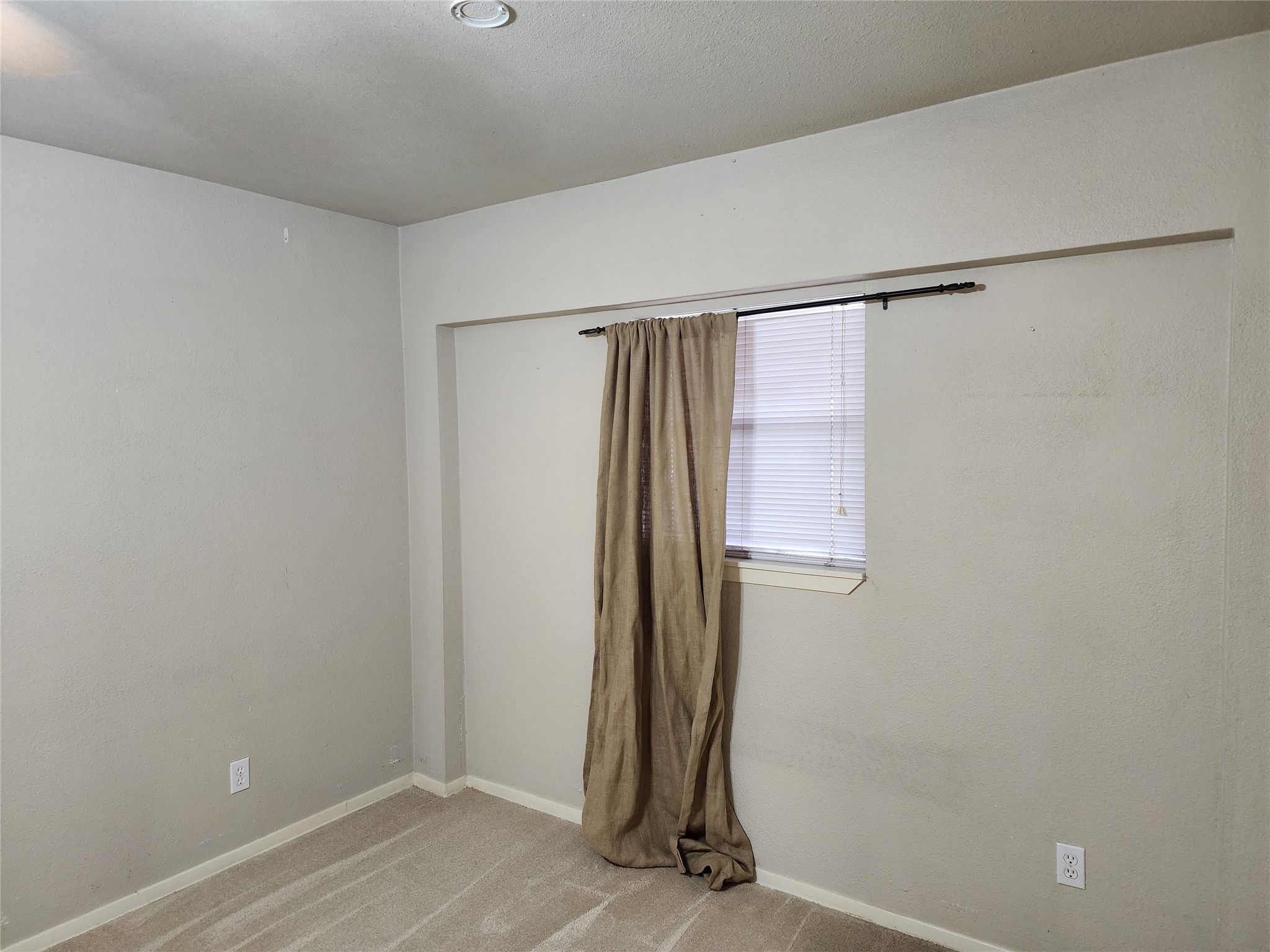 407 Avenue C Property Photo 6