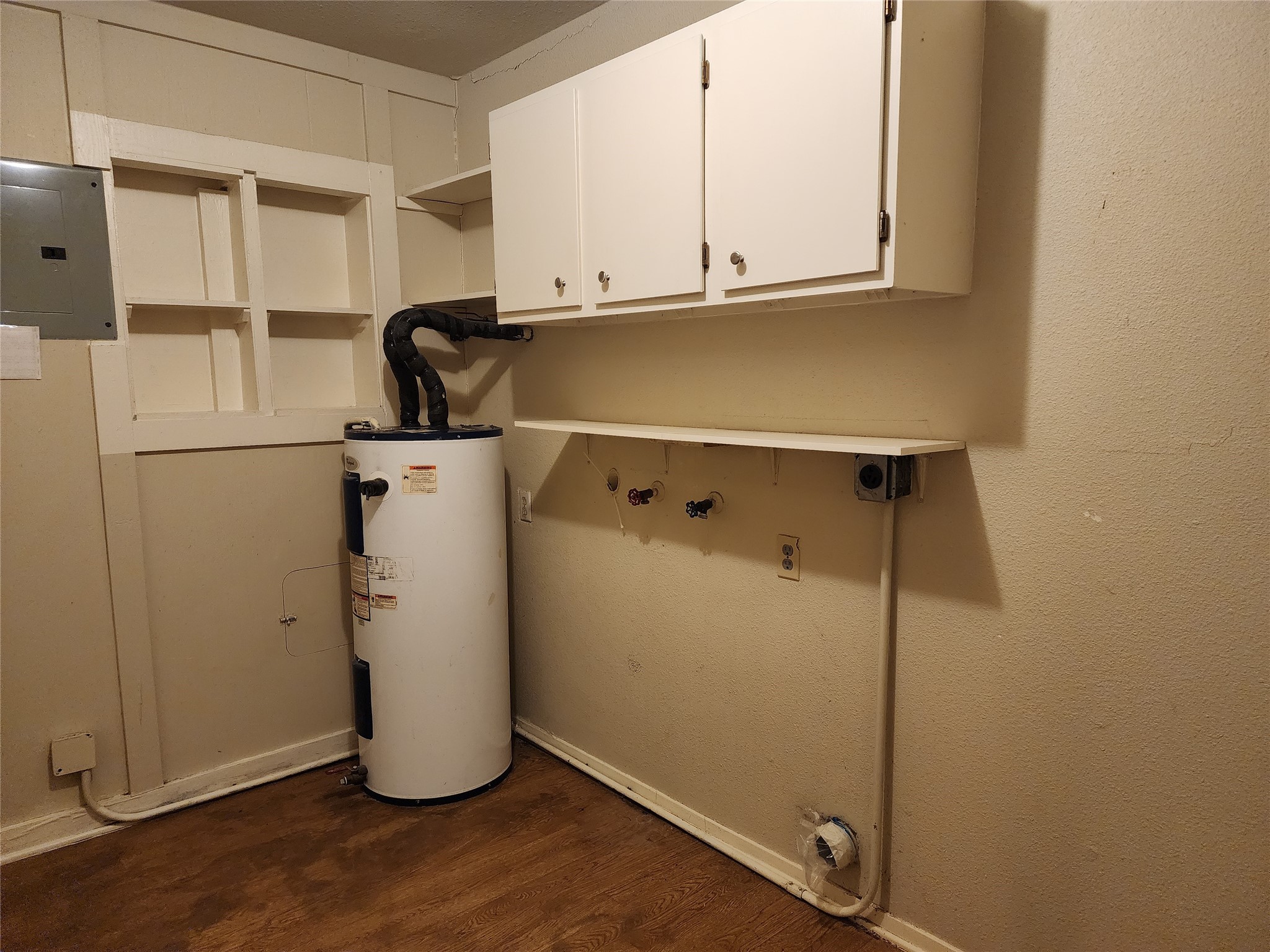 407 Avenue C Property Photo 8