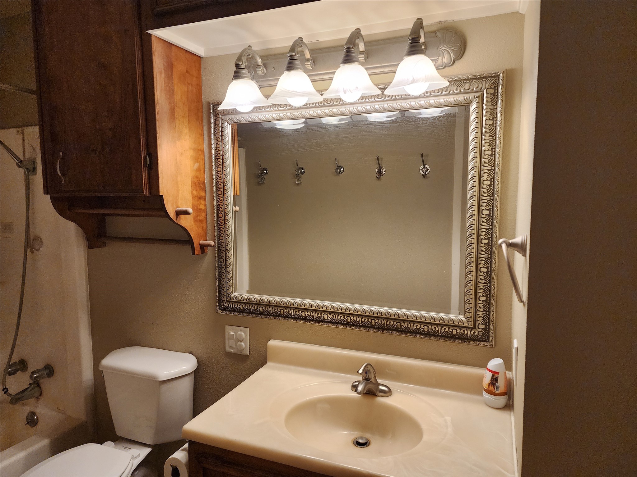 407 Avenue C Property Photo 10