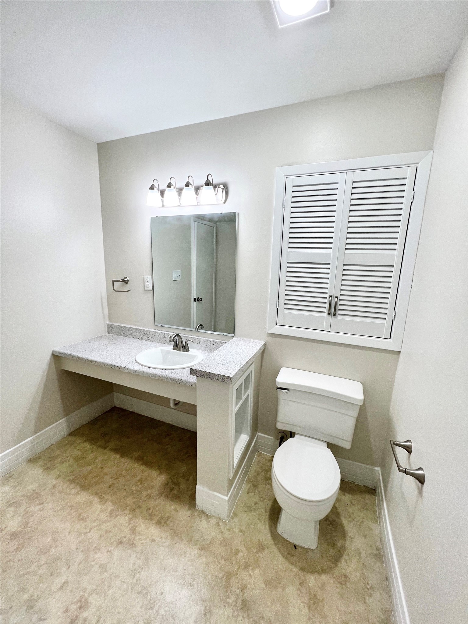 2400 5th Street 21 Property Photo 12