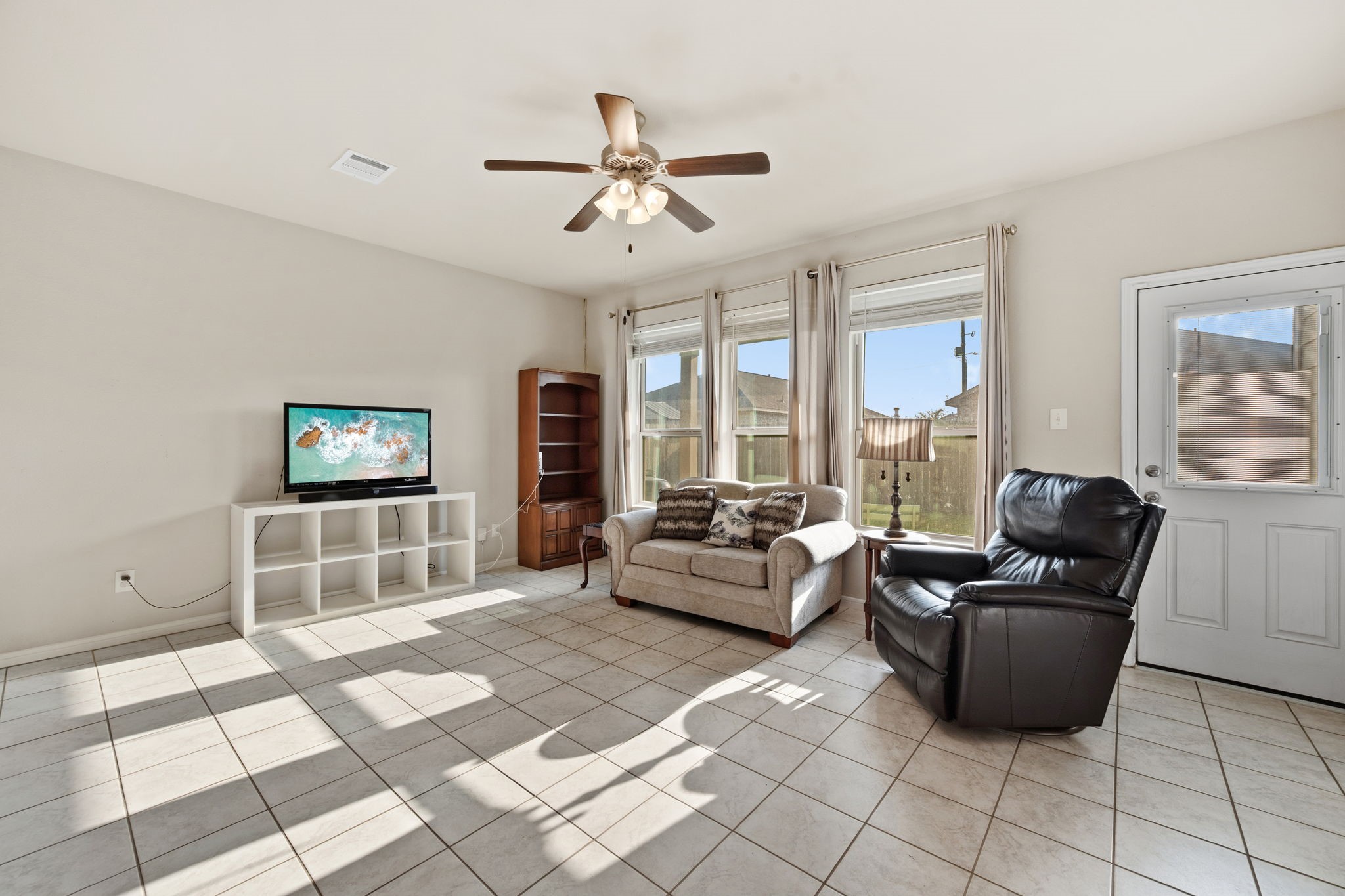 15620 All Star Drive Property Photo 8