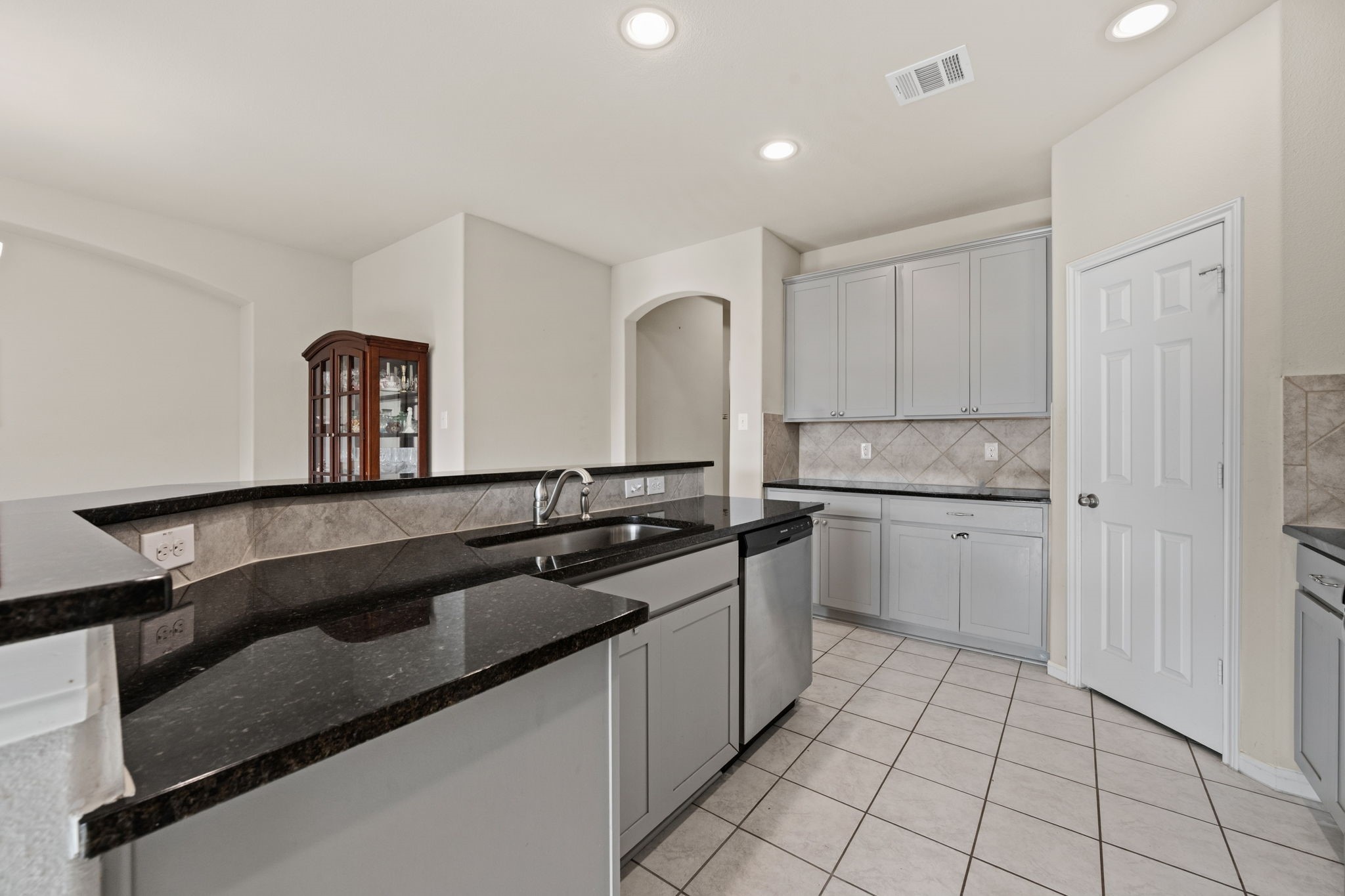 15620 All Star Drive Property Photo 13
