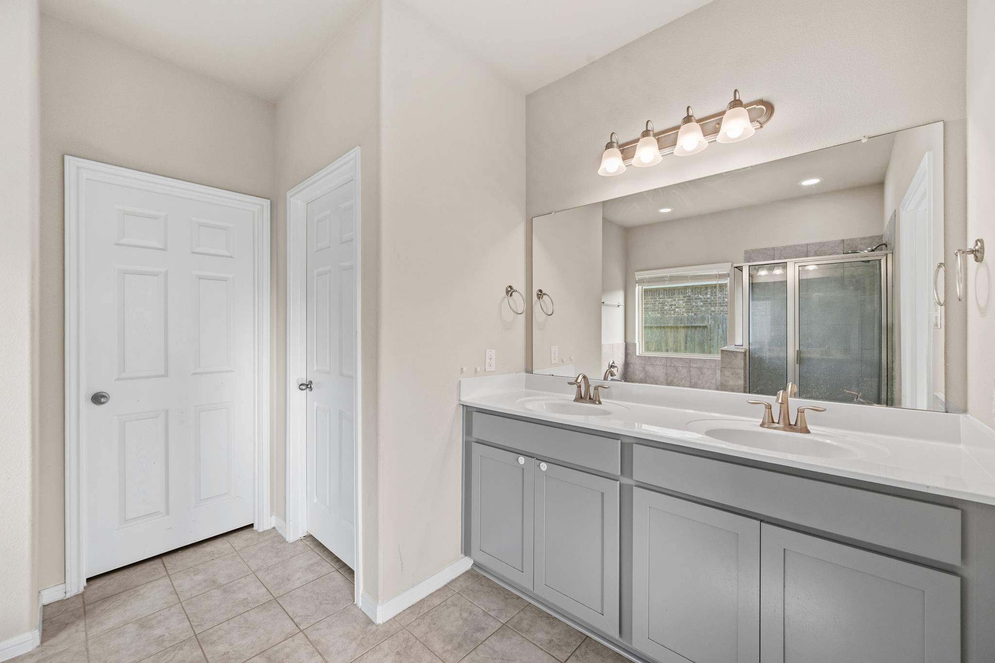15620 All Star Drive Property Photo 17