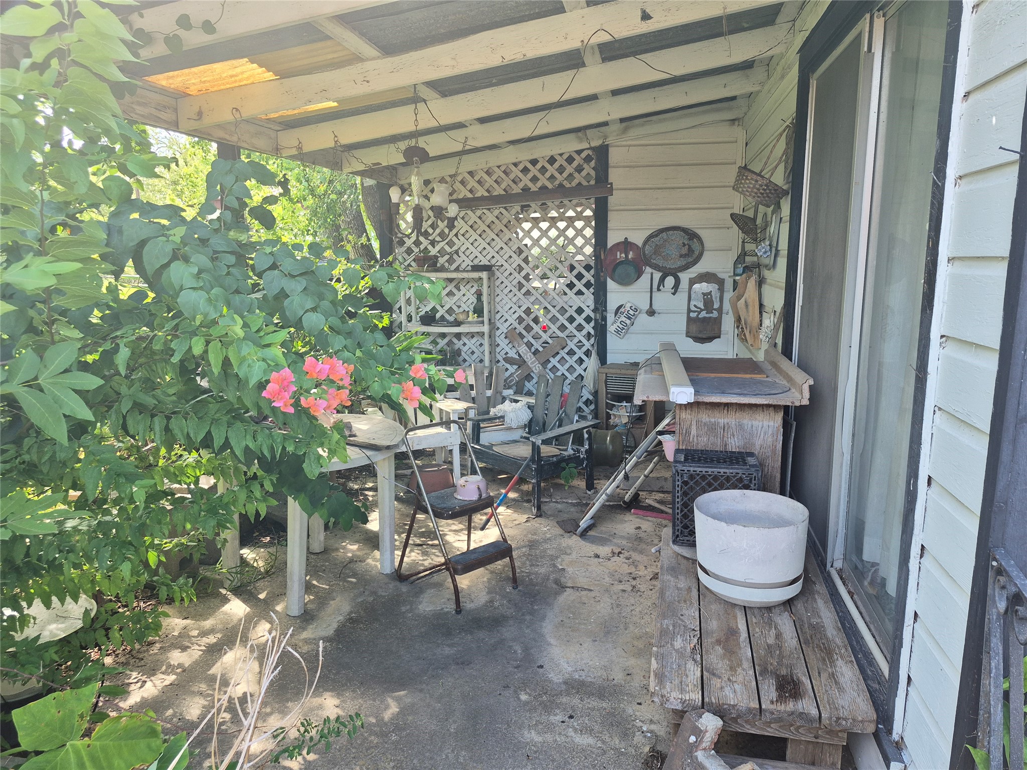 169 2nd Street Property Photo 4