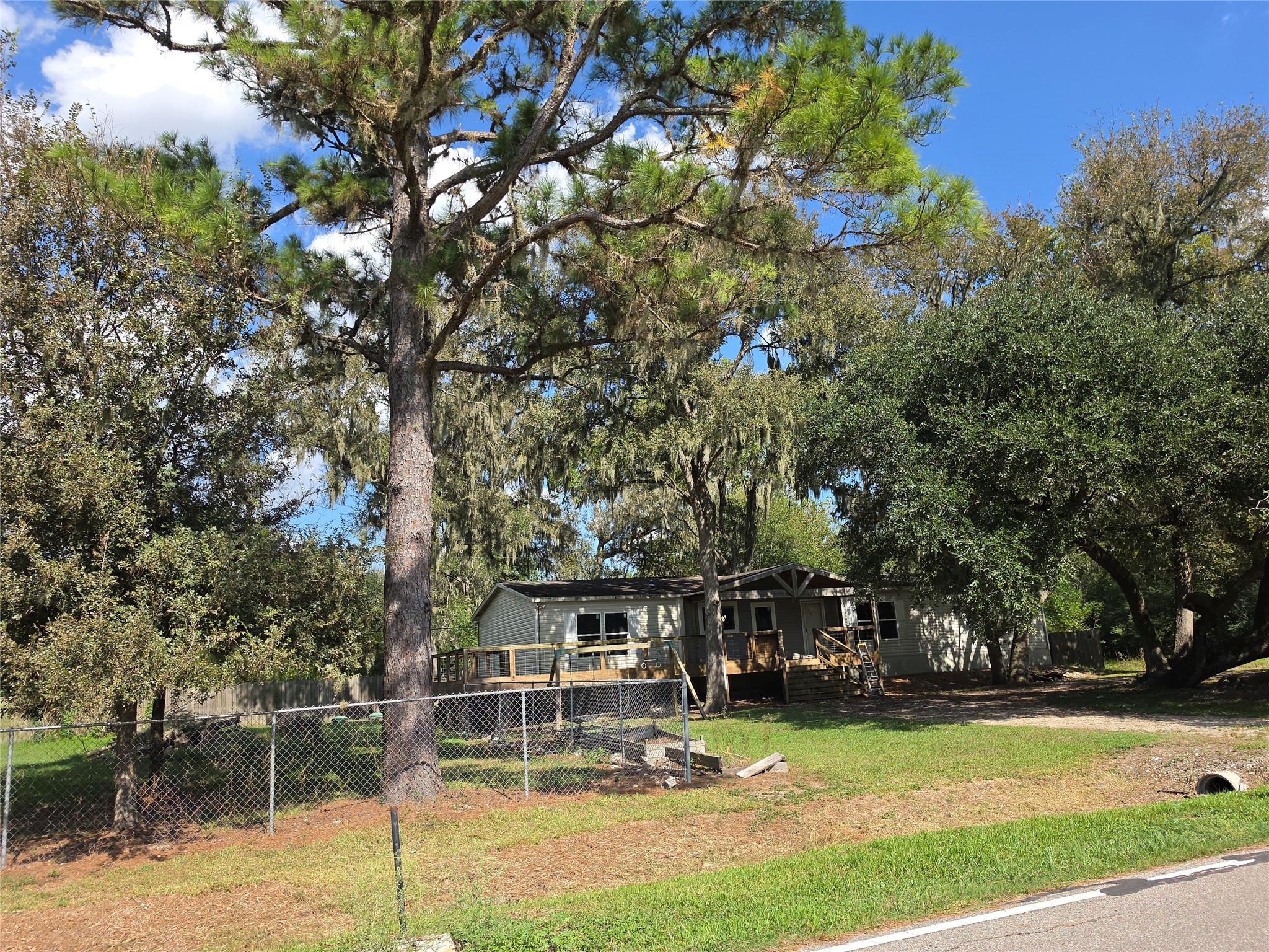 20527 Lake Forest Drive E Property Photo 1