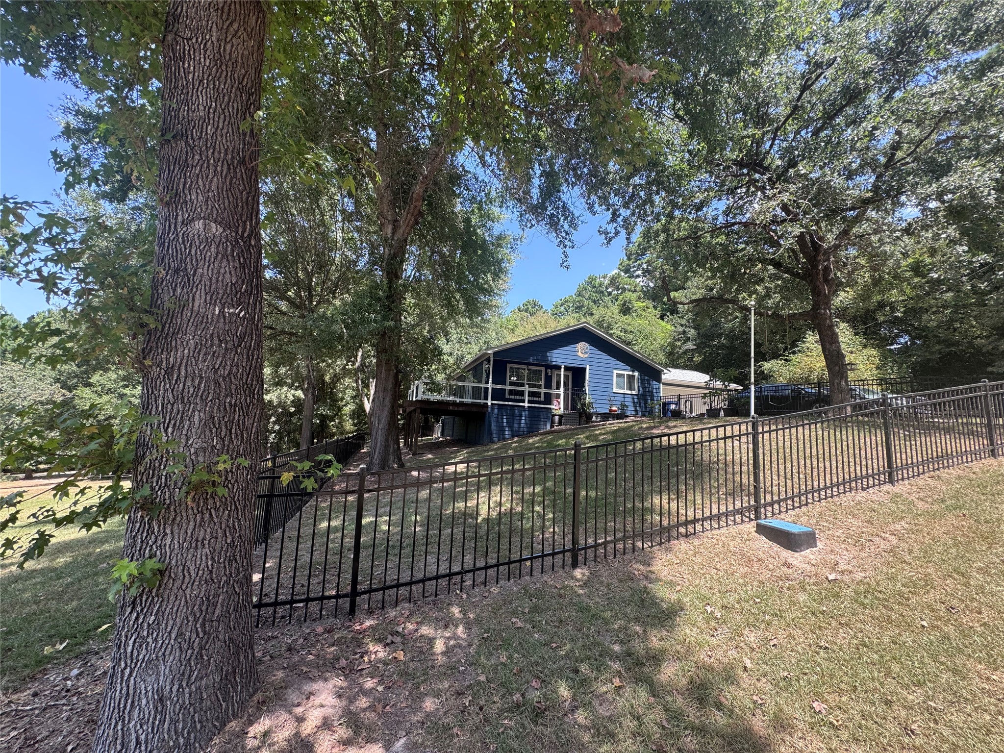445 Loop Drive Property Photo 3