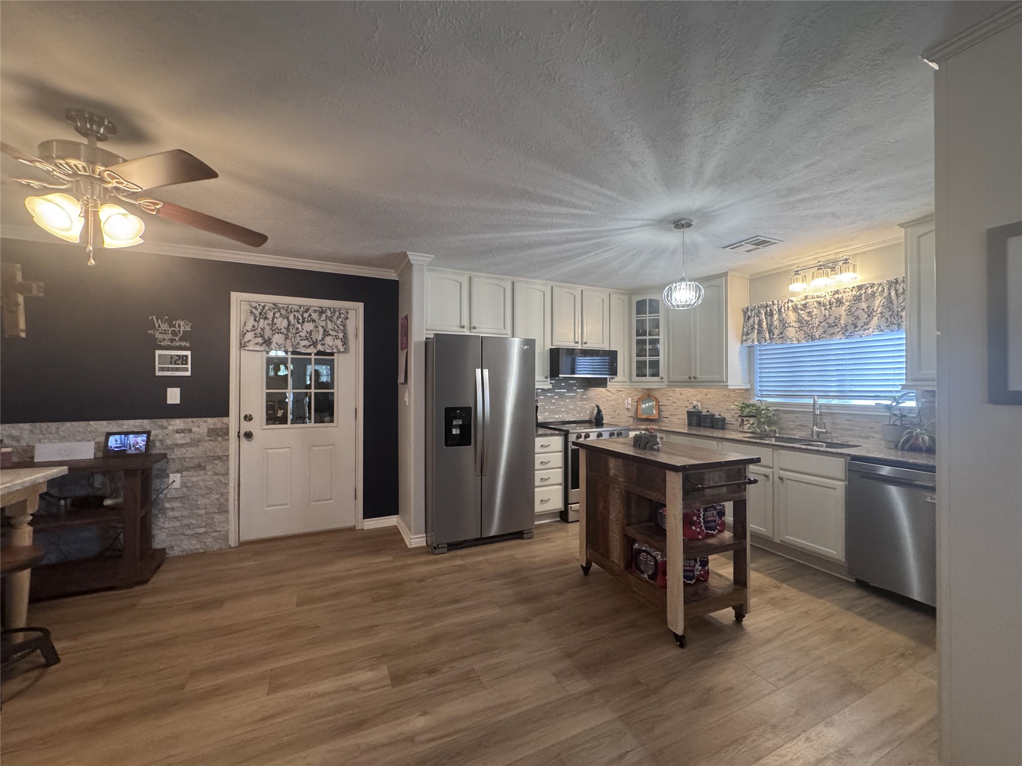 445 Loop Drive Property Photo 7
