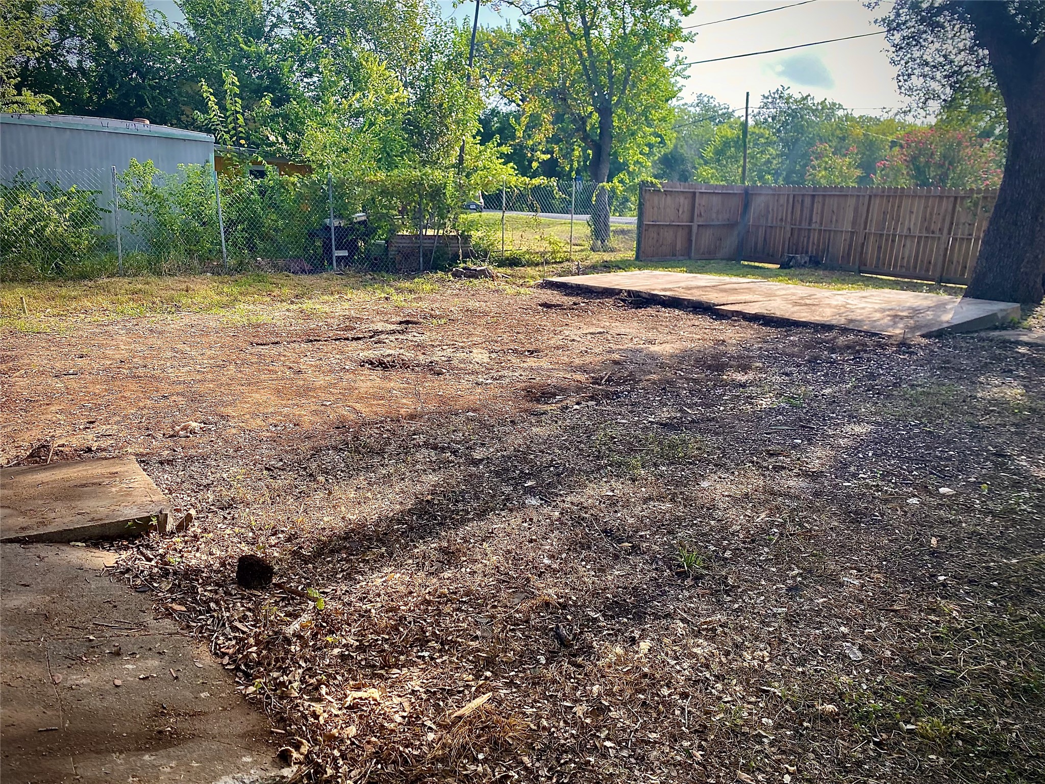 608 S East Avenue Property Photo 5