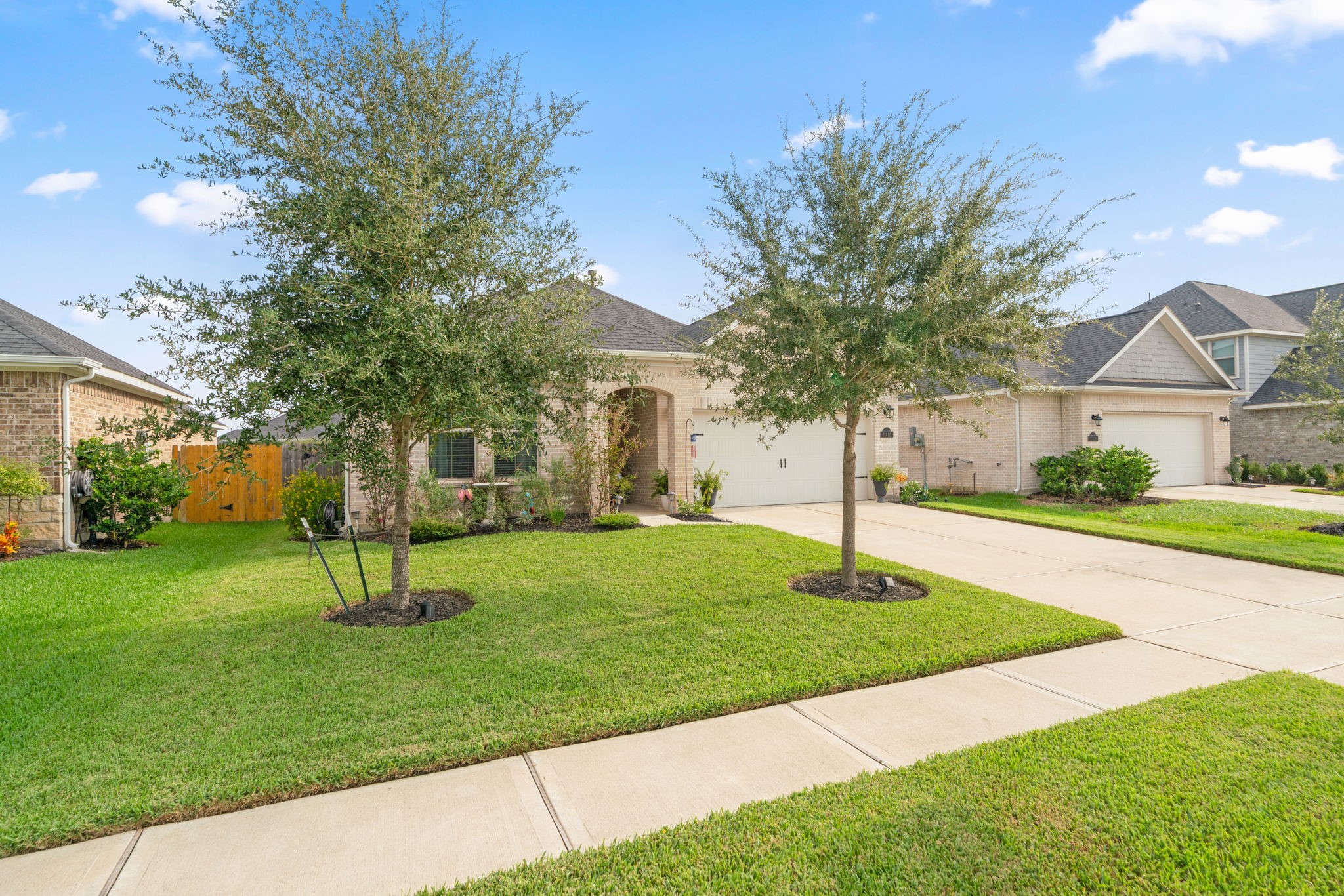 31410 Whitfield Court Property Photo 2