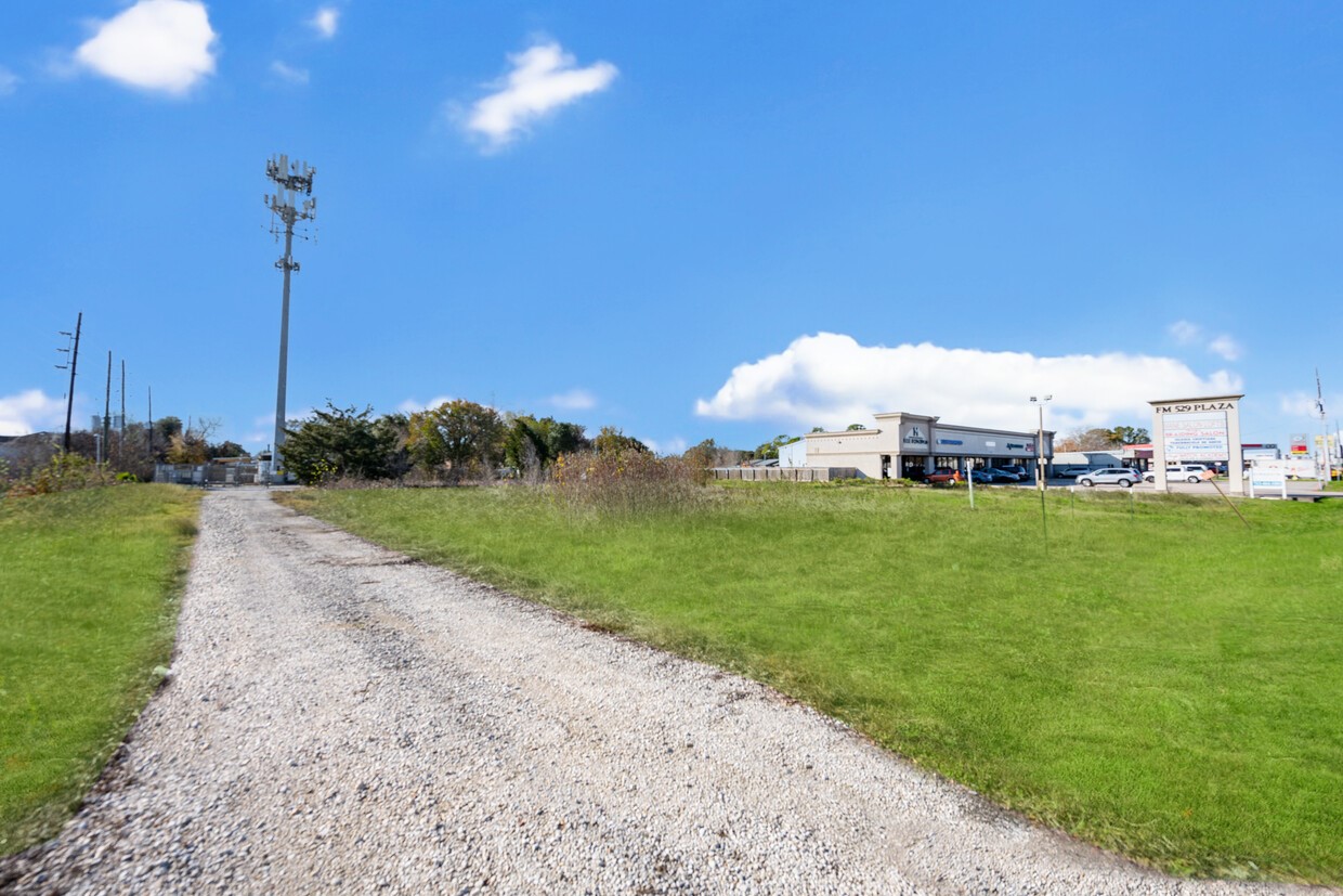 17325 Fm 529 Road Property Photo 8