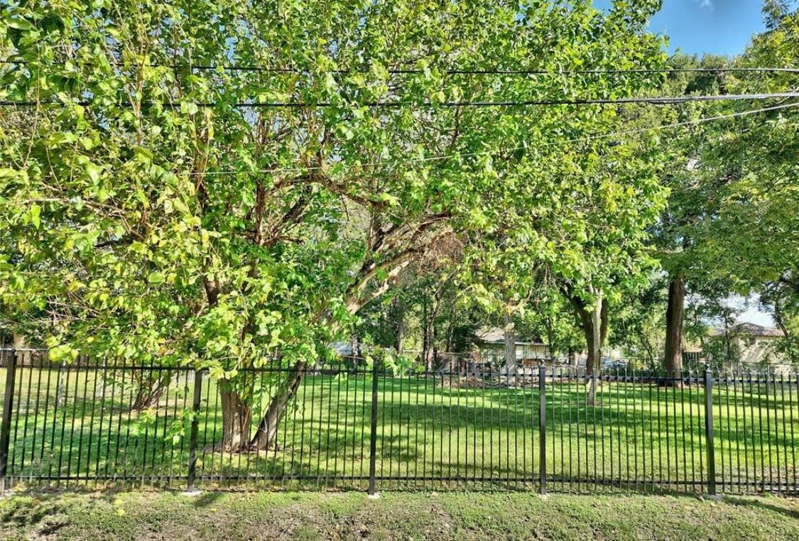 4108 Falls Street Property Photo 4