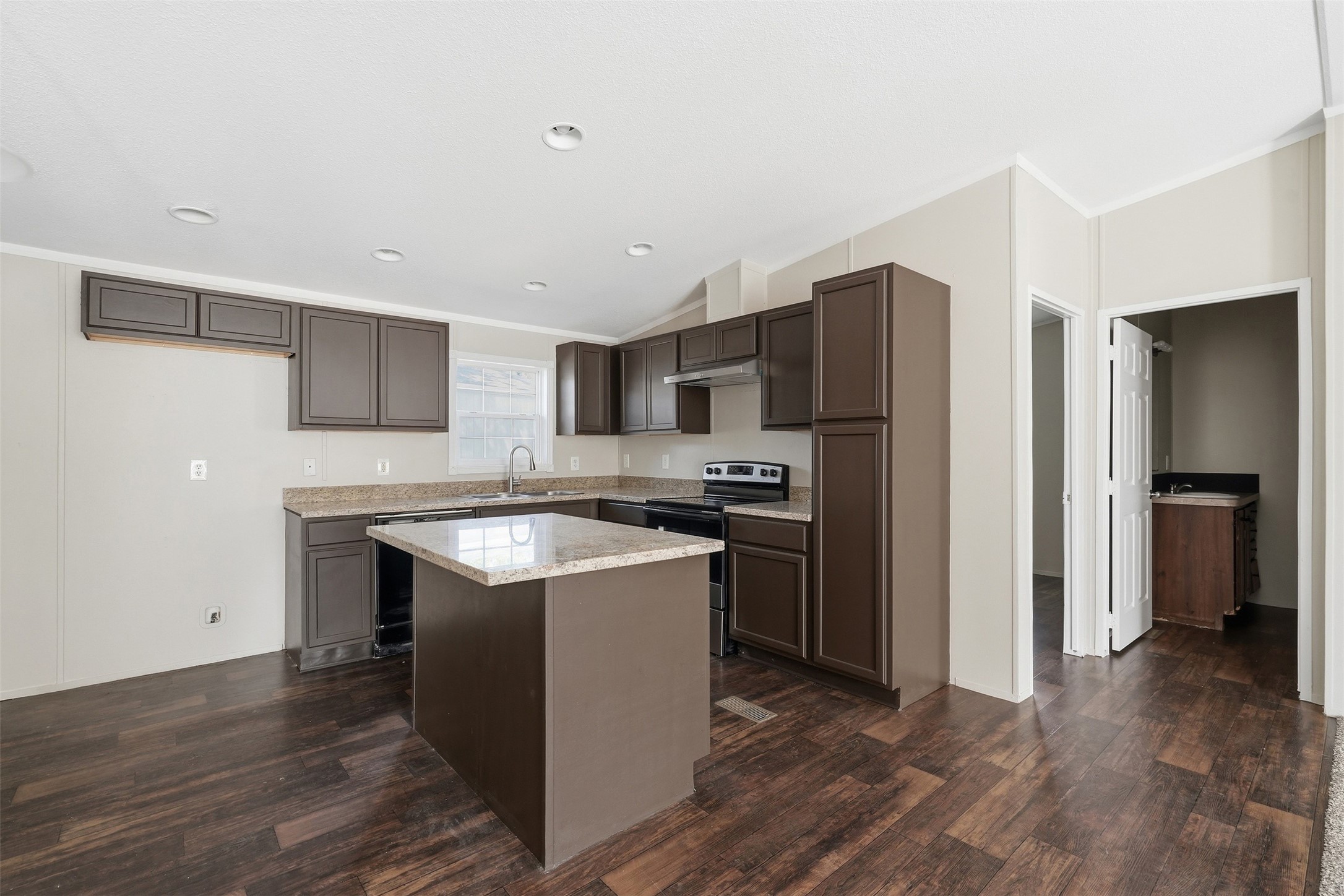 114 Dolphin Harbor N Property Photo 3