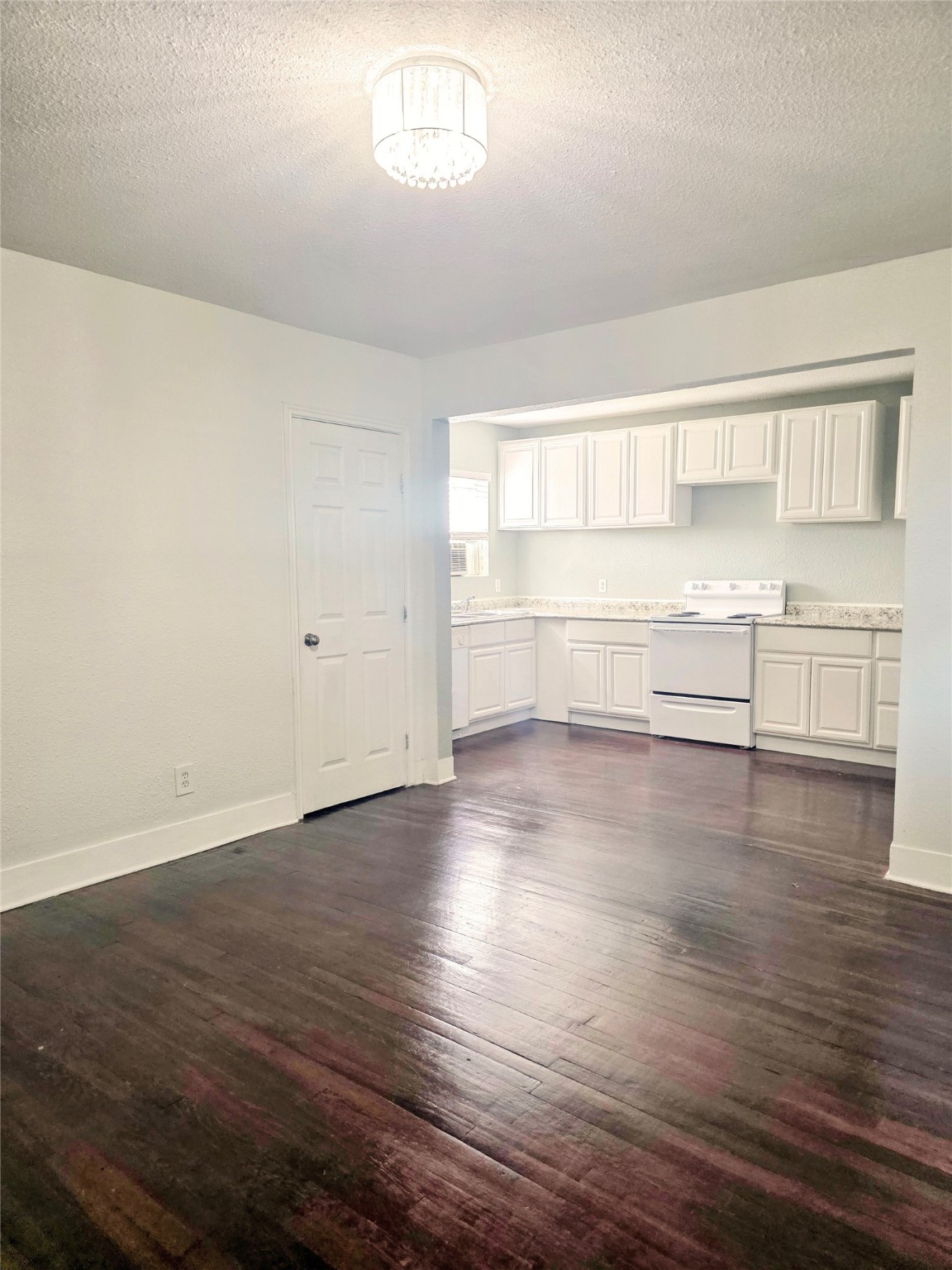 1552 Lombardy Street 3 Property Photo 2