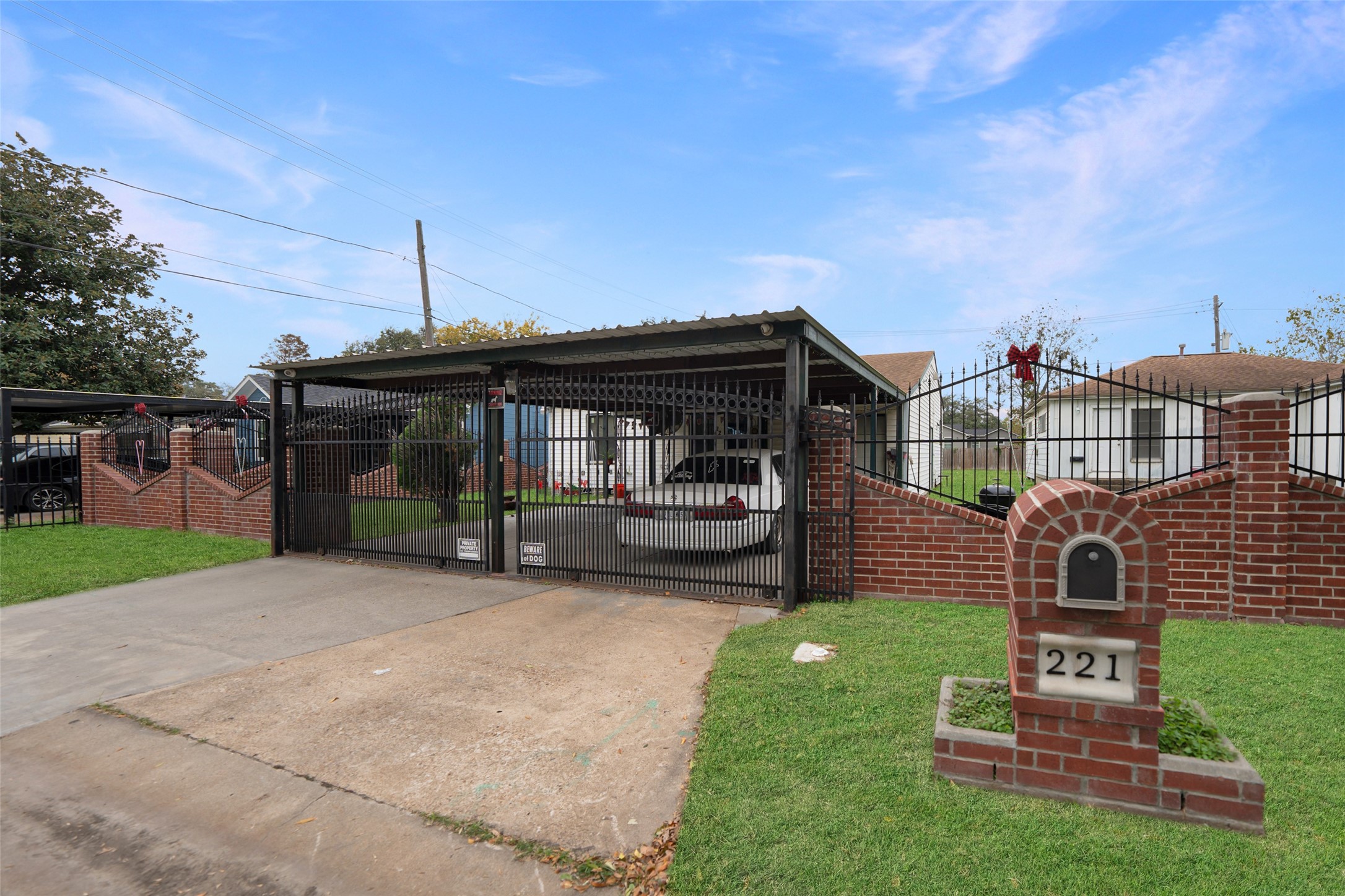 221 Westway Street Property Photo