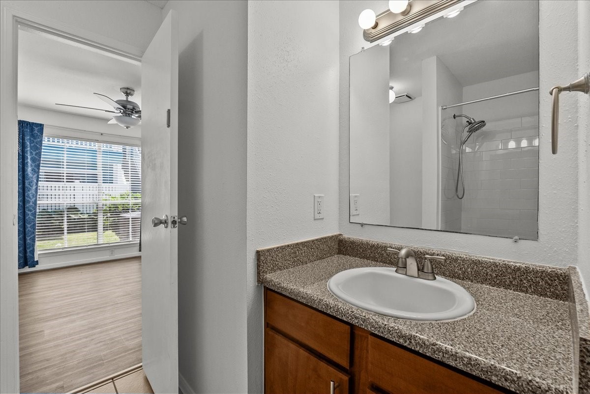 3506 Cove View Boulevard 303 Property Photo 9