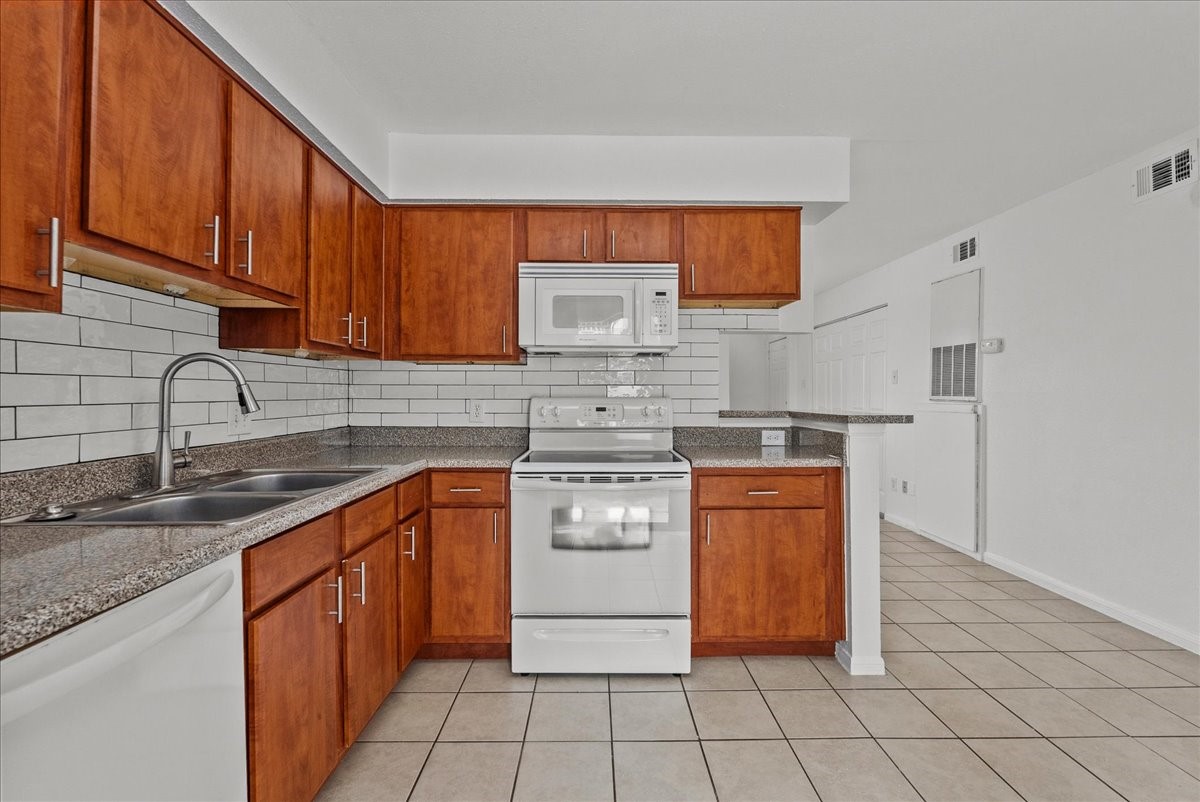 3506 Cove View Boulevard 303 Property Photo 17