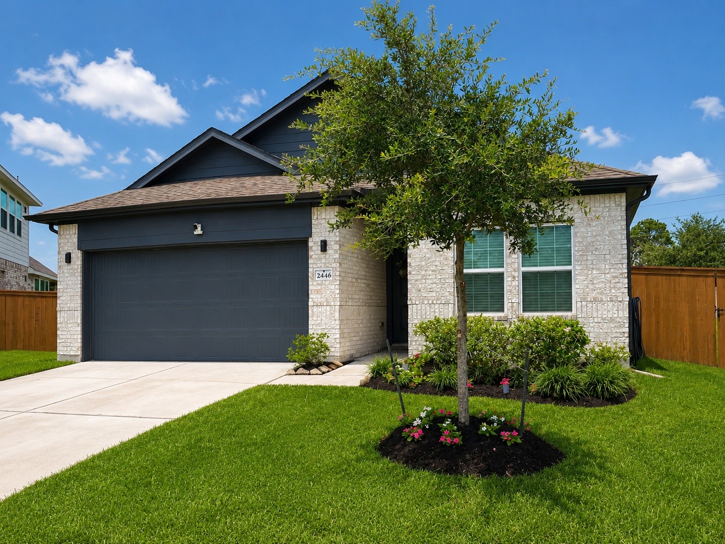 2446 Palisade Crest Drive Property Photo 1