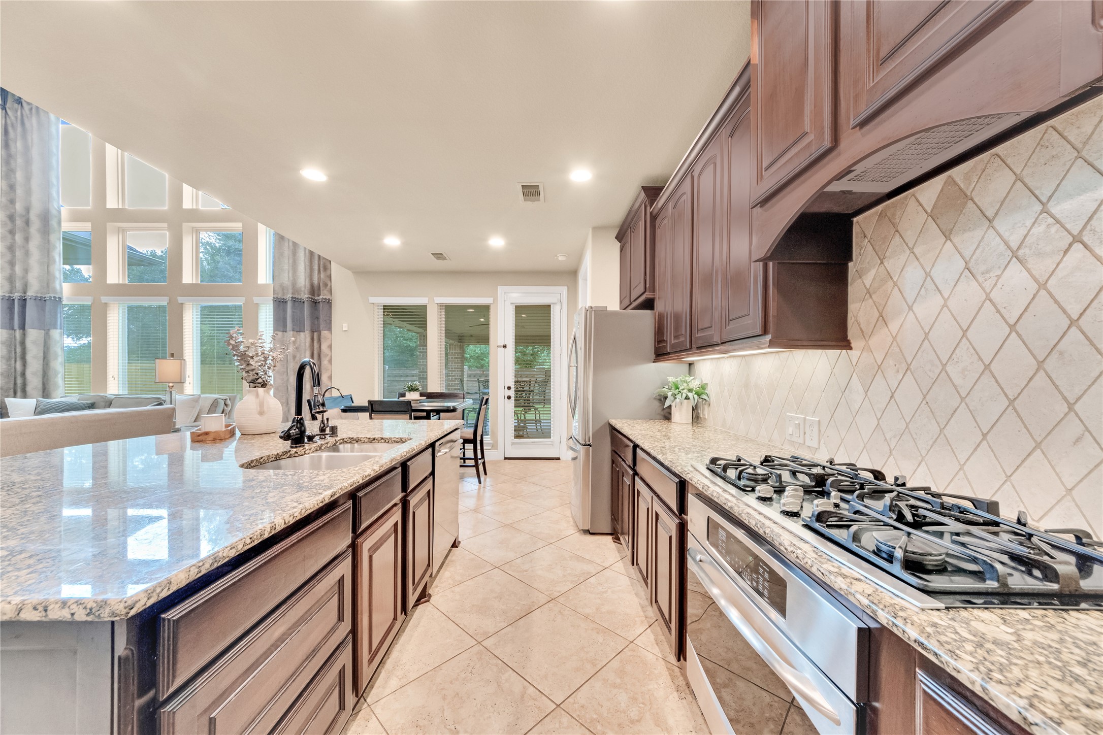 3223 Seminole Peak Lane Property Photo 17
