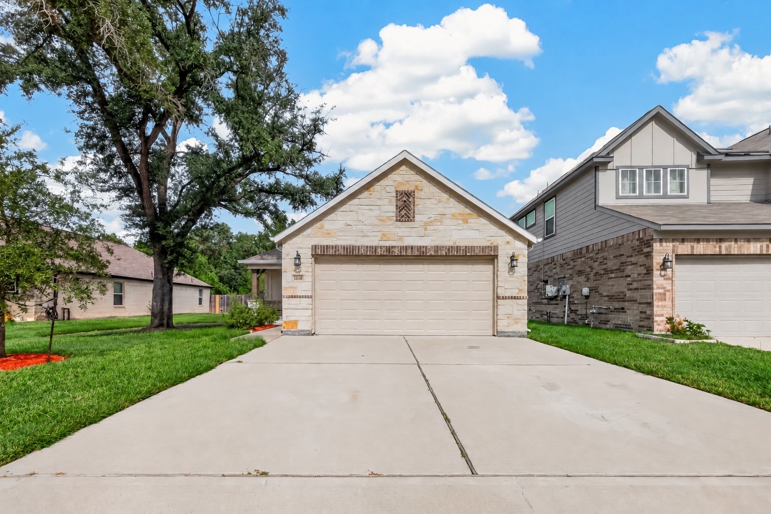 11638 Colossal Oak Drive Property Photo 1