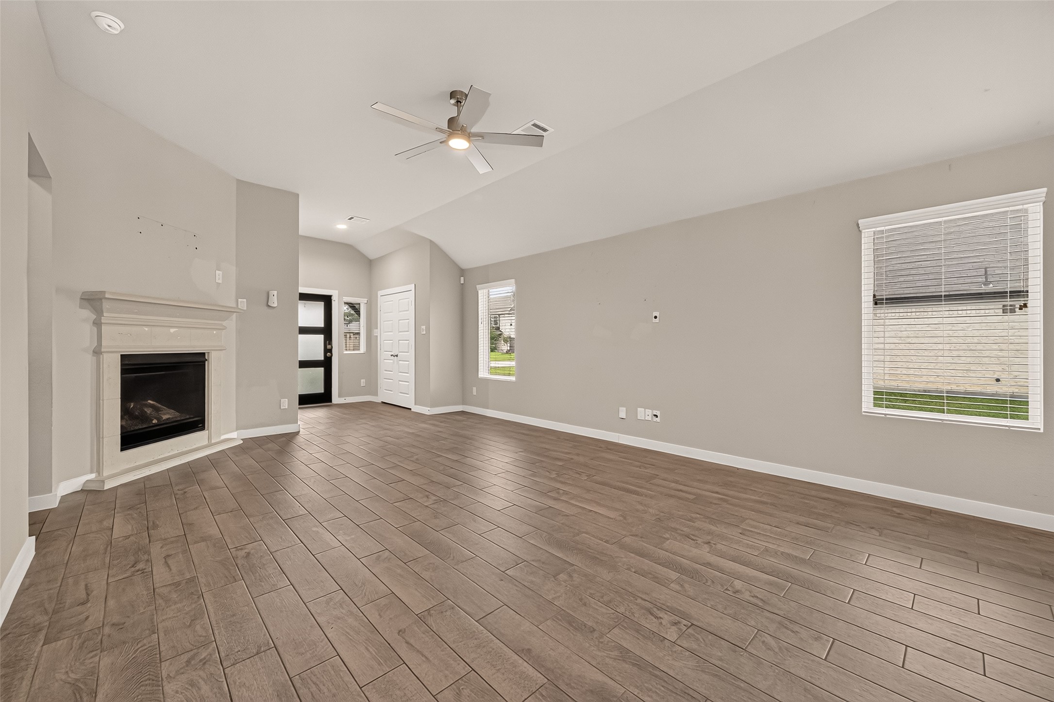 11638 Colossal Oak Drive Property Photo 9