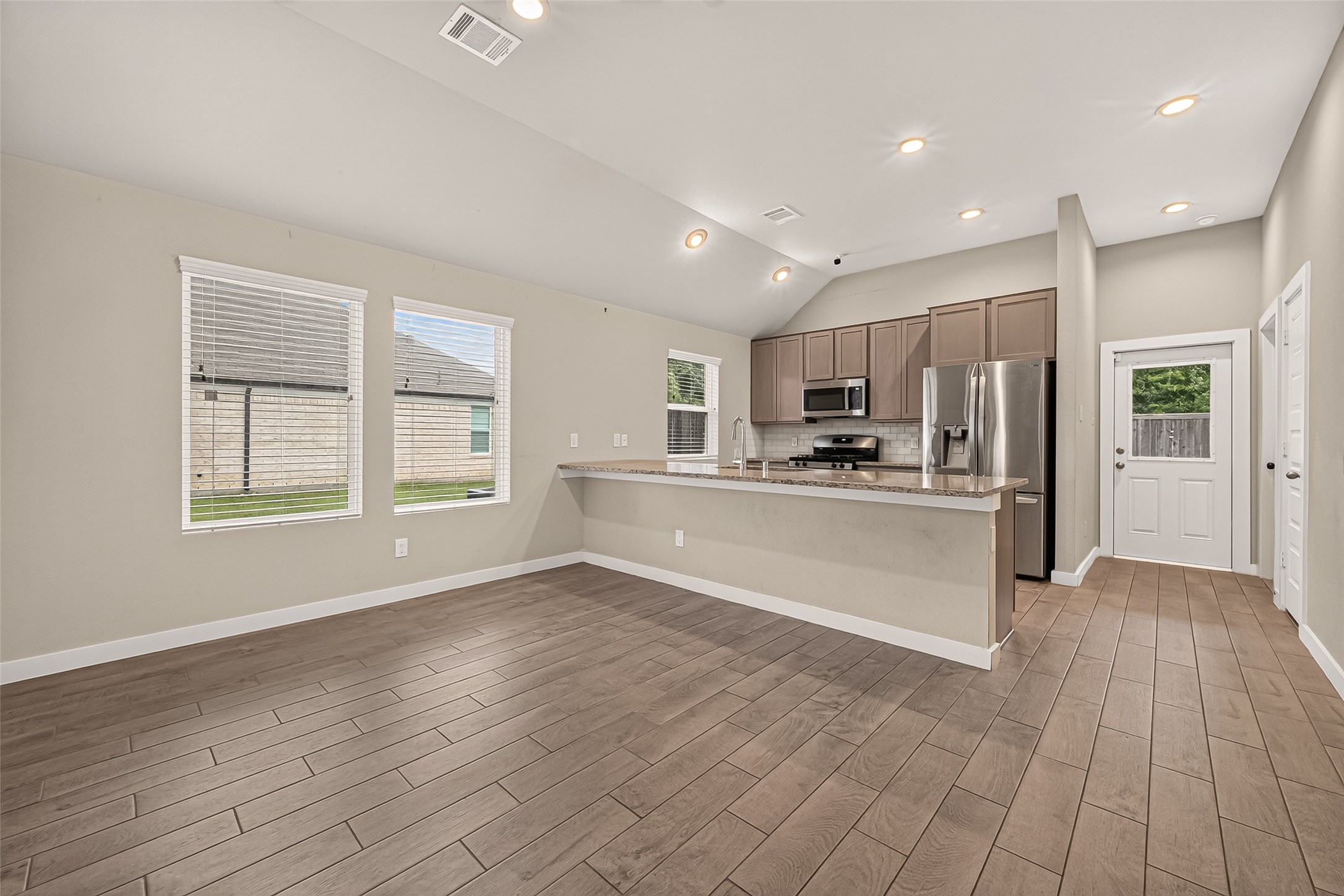 11638 Colossal Oak Drive Property Photo 10