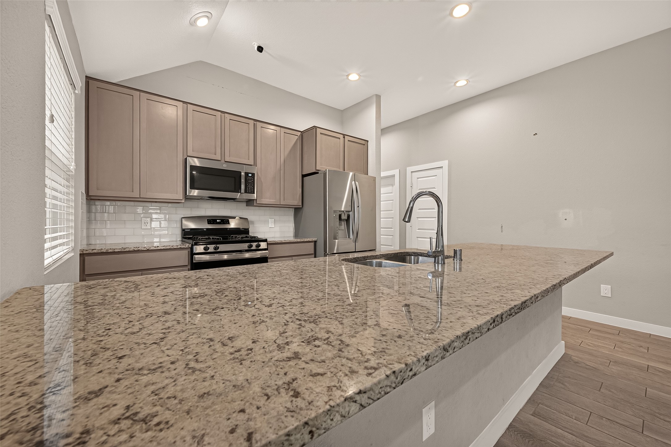11638 Colossal Oak Drive Property Photo 12