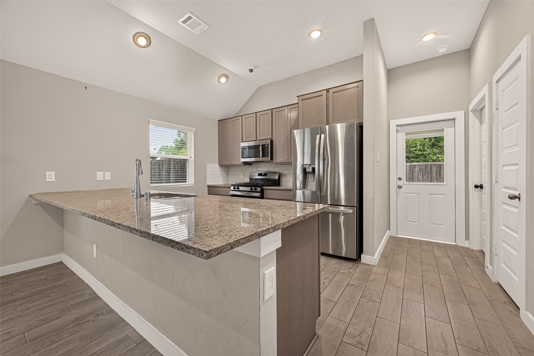 11638 Colossal Oak Drive Property Photo 13