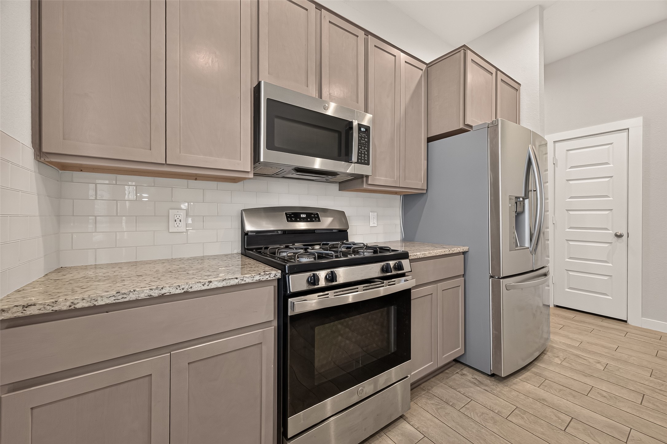 11638 Colossal Oak Drive Property Photo 14