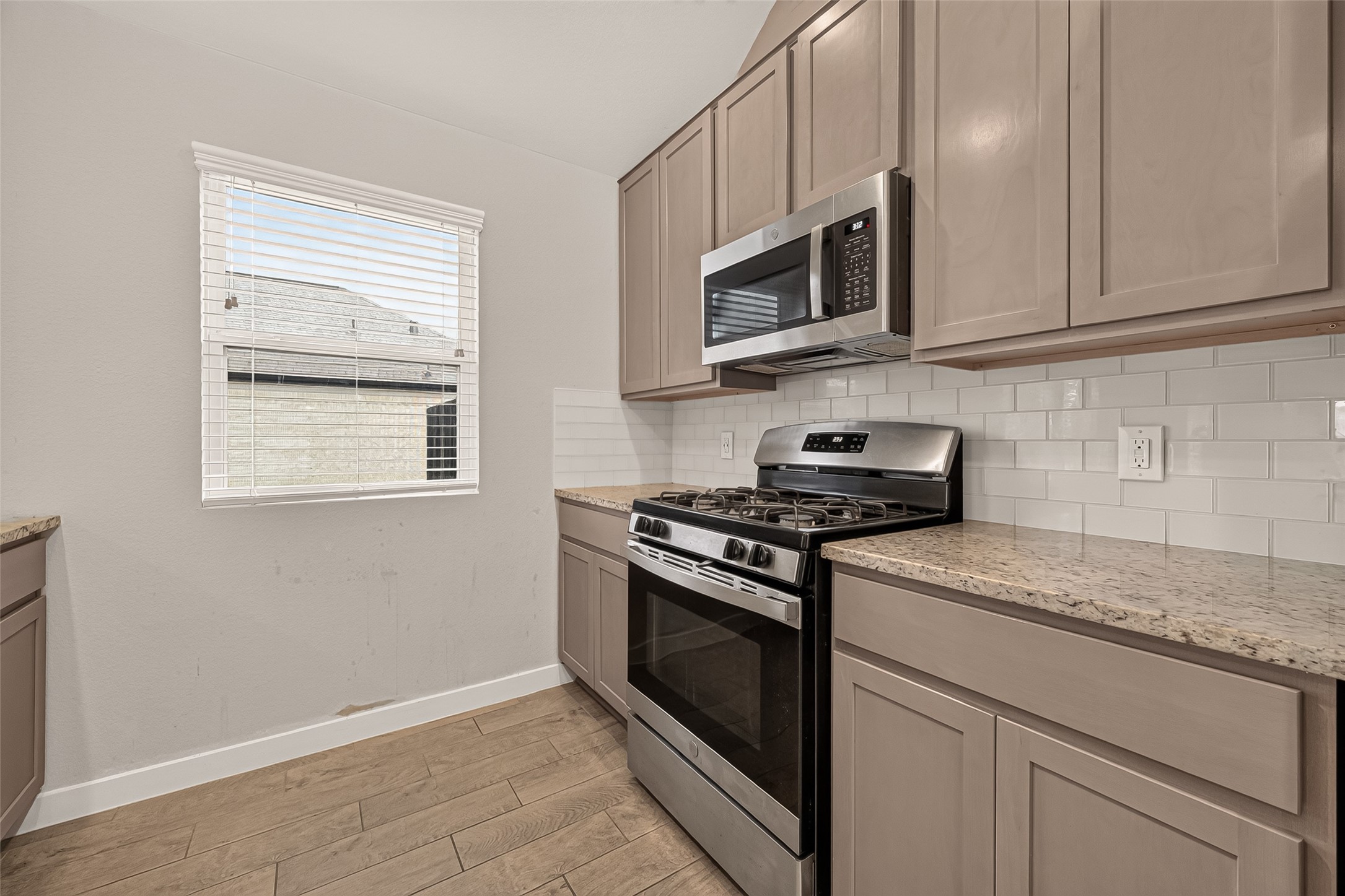 11638 Colossal Oak Drive Property Photo 15