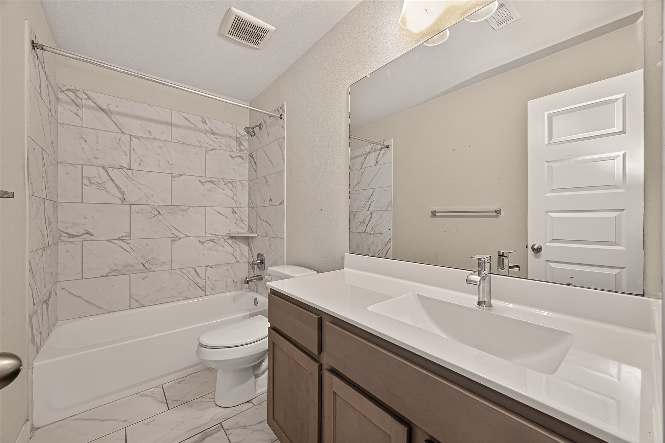 11638 Colossal Oak Drive Property Photo 16