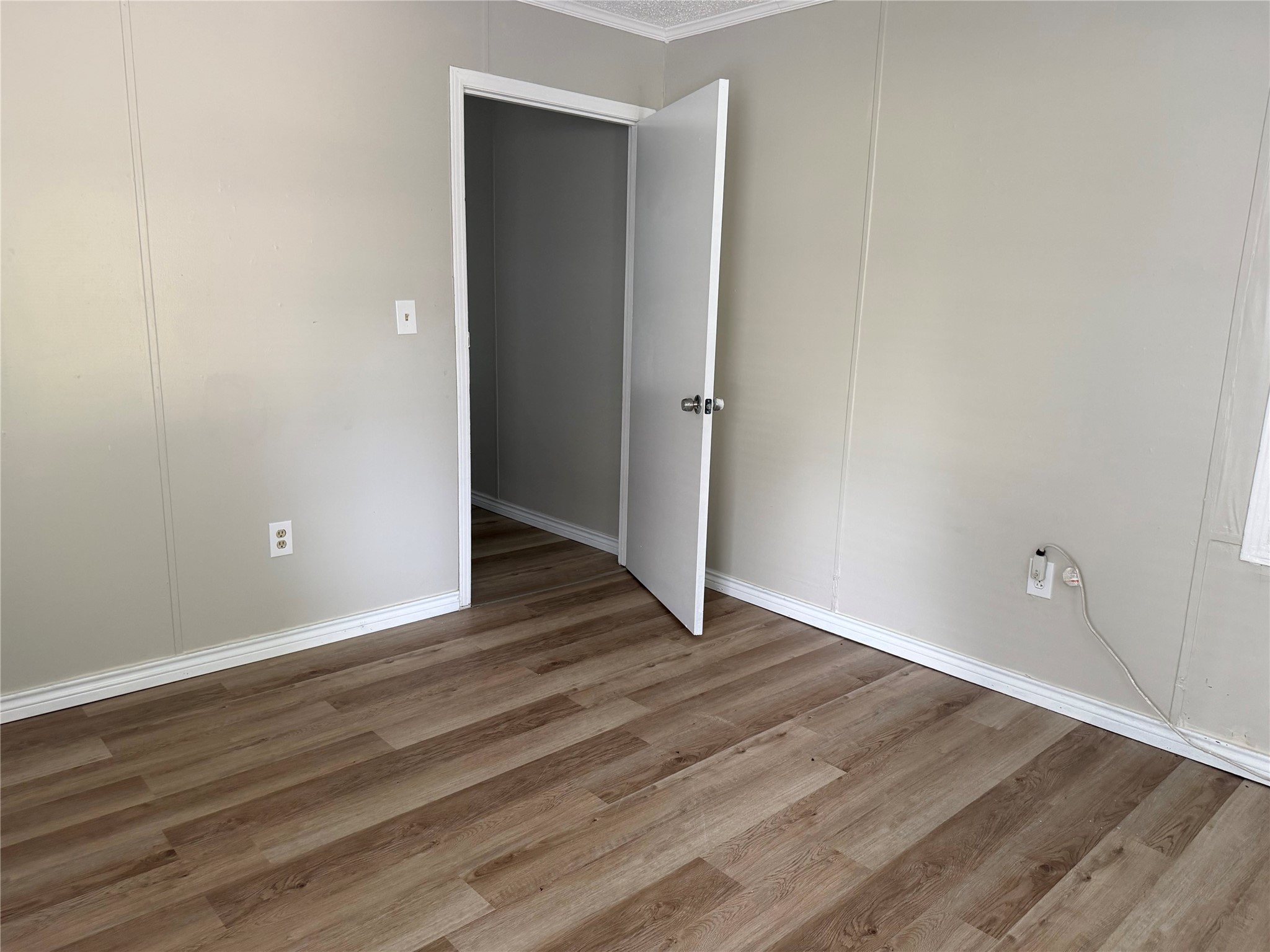 910 Queenswood Property Photo 8