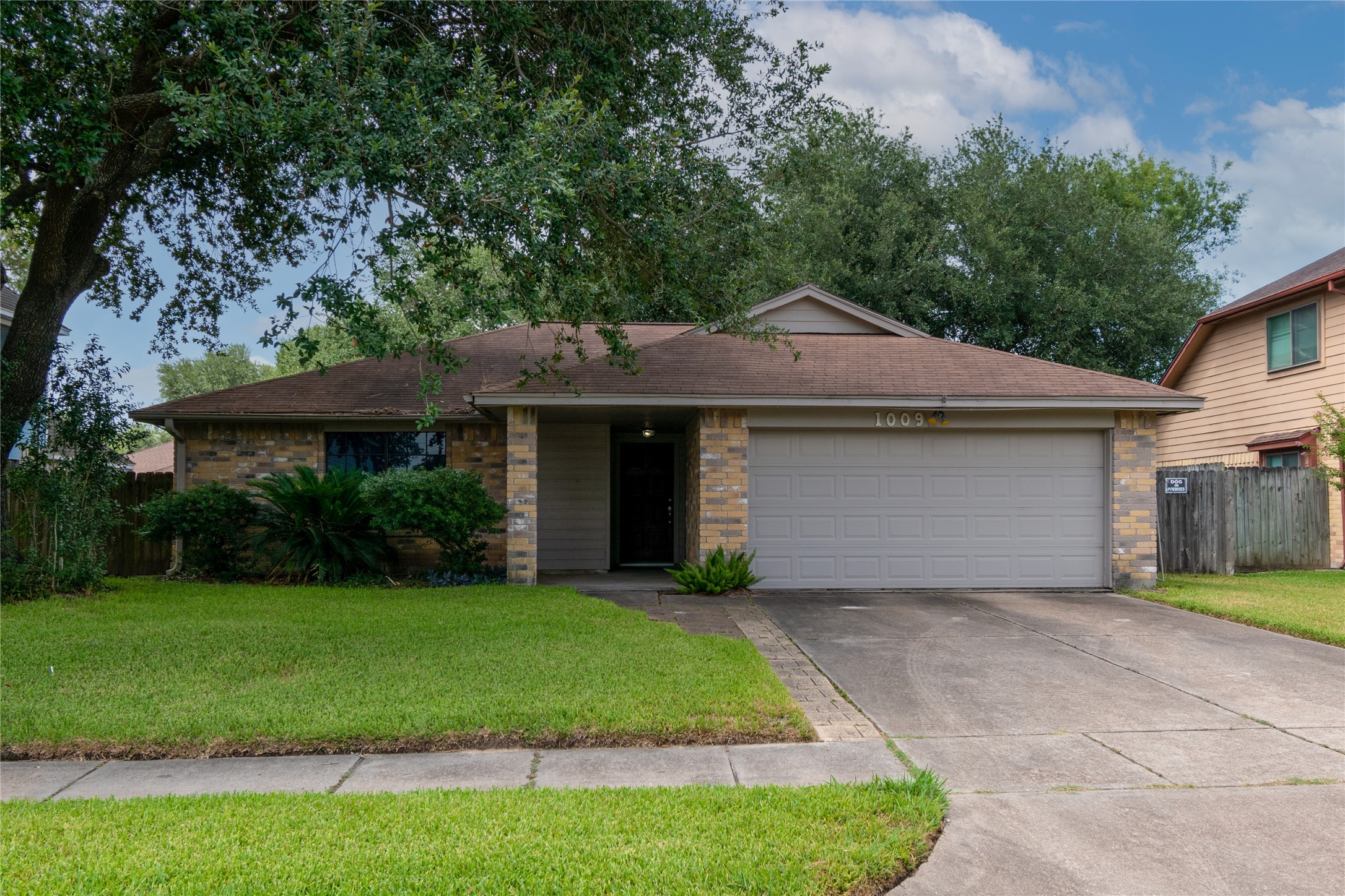 1009 Wildwood Drive Property Photo 1