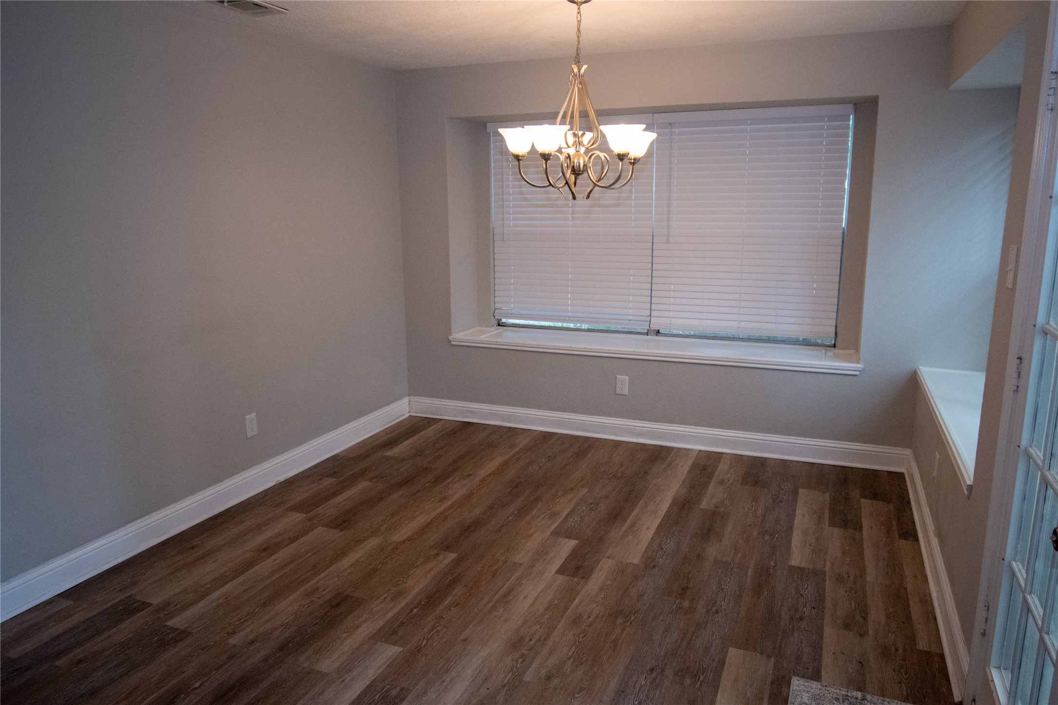 1009 Wildwood Drive Property Photo 4